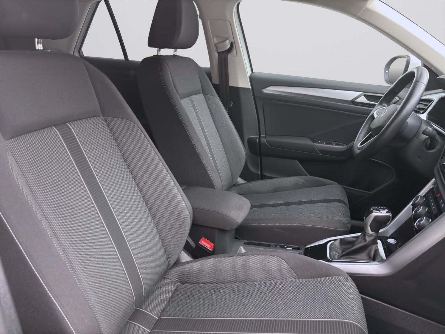 Volkswagen T-Roc 1.5 TSI DSG LIFE - Samsaru's Car Outlet