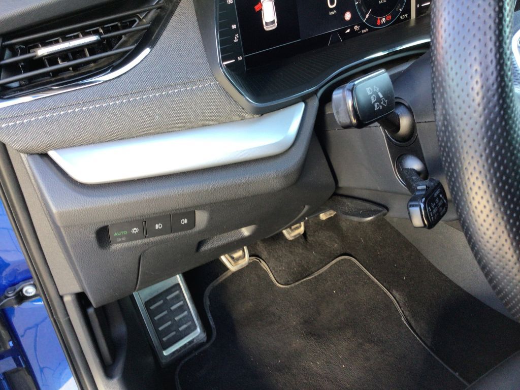 Skoda Octavia Combi 1.5 TSI Sportline - Samsaru's Car Outlet