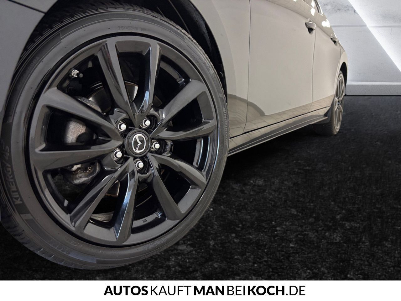 Mazda 3 2.0L SKY- X 186ps 6AT 2025 Exclusive-line DESI