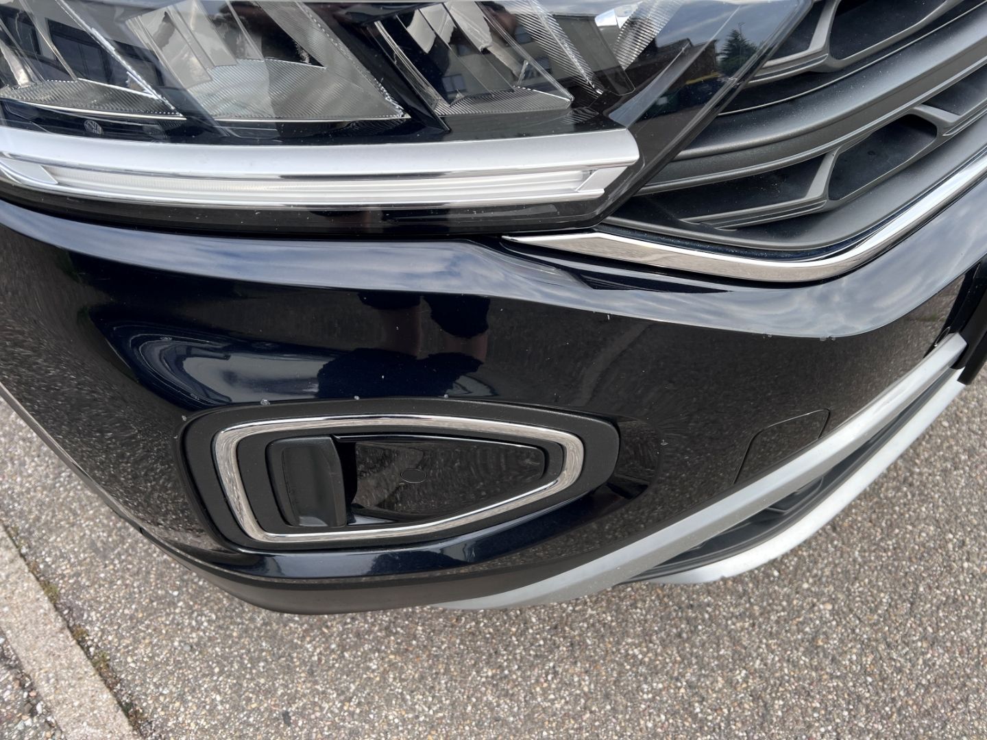 Volkswagen T-Roc 1.0TSI Life - Samsaru's Car Outlet
