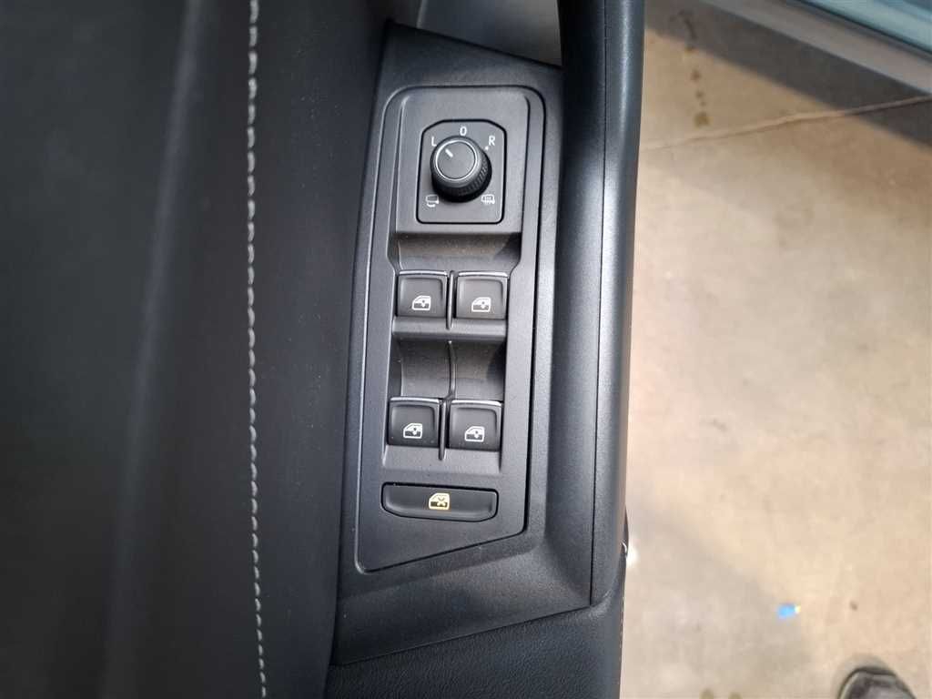 Volkswagen T-Roc Style 1.5 TSI - Samsaru's Car Outlet