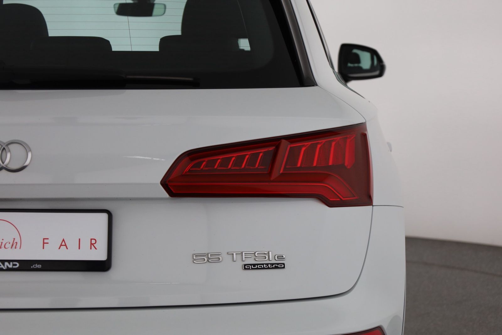 Audi Q5 55 TFSIe 2x S-Line quattro - Samsaru's Car Outlet