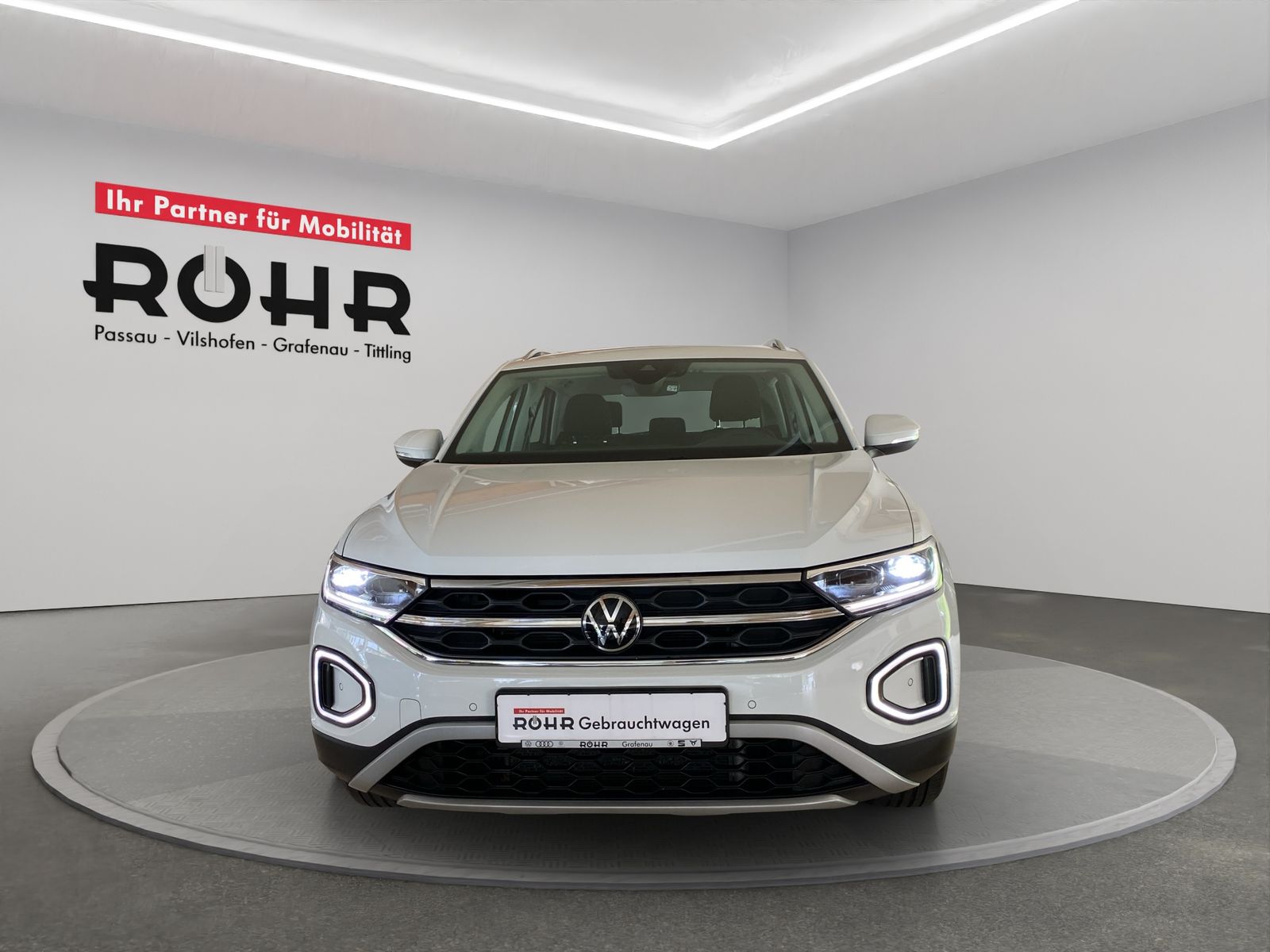 Volkswagen T-ROC 1.5 TSI - Samsaru's Car Outlet