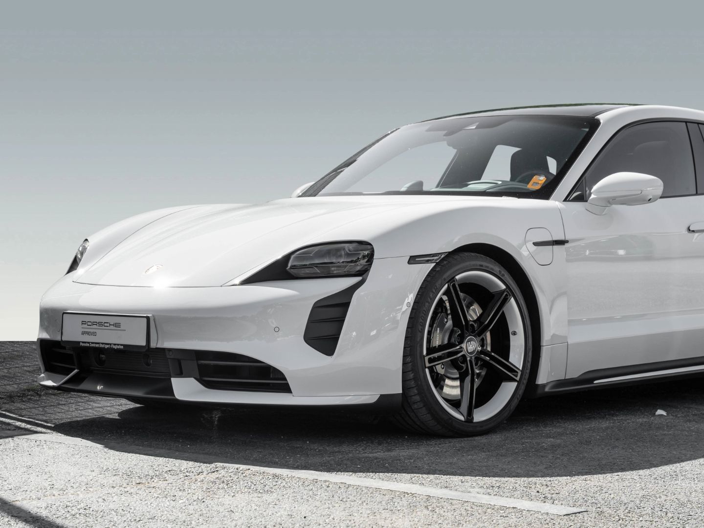 Porsche Taycan Turbo SportDesign u. Sport Chrono Paket