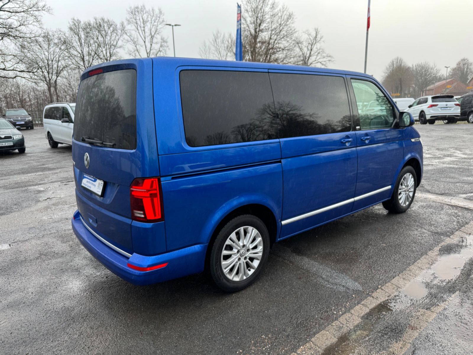Volkswagen T6 Multivan - Samsaru's Car Outlet