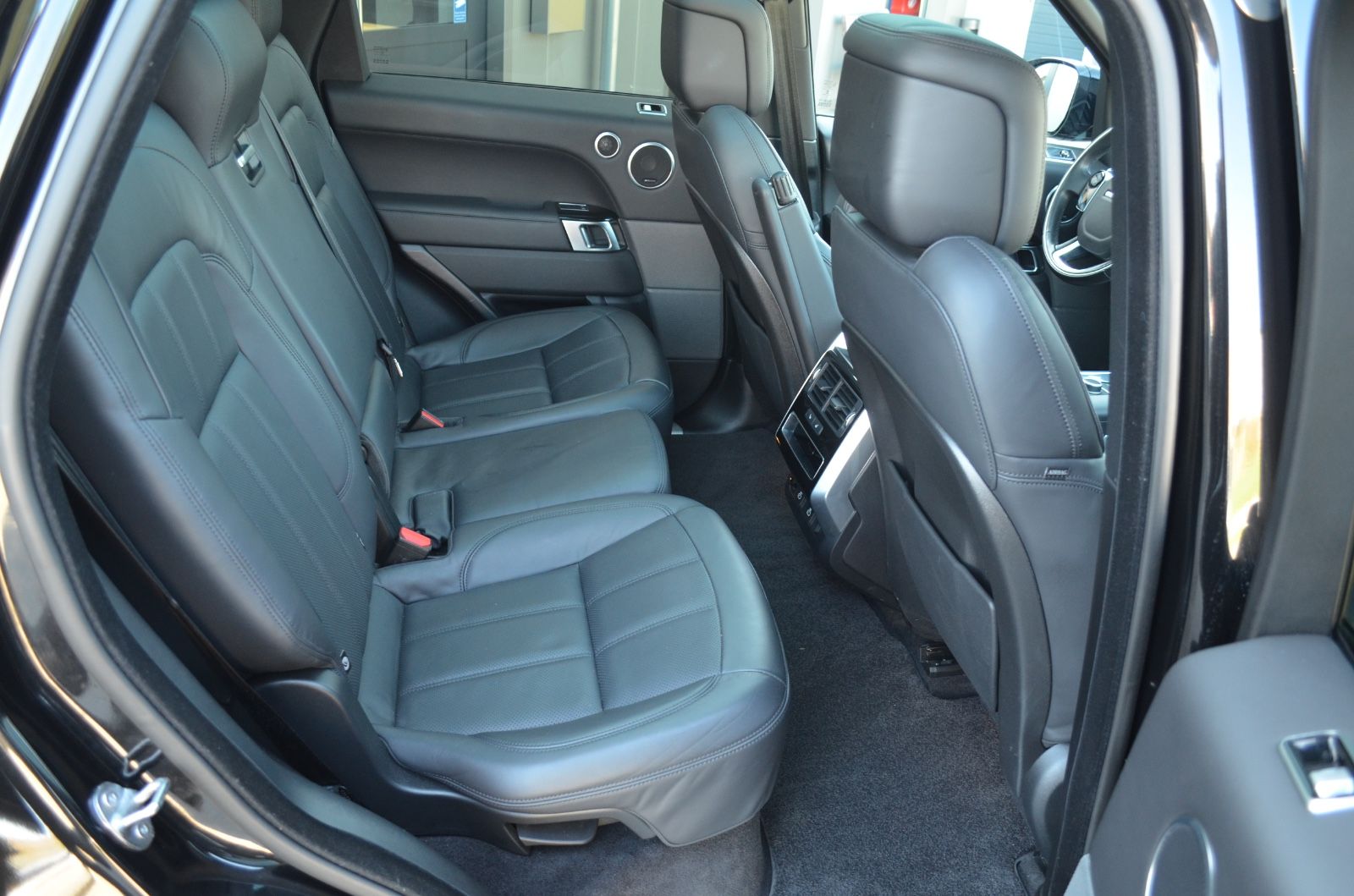 Range Rover Sport HSE Dynamic Stealth - Samsaru's Car Outlet