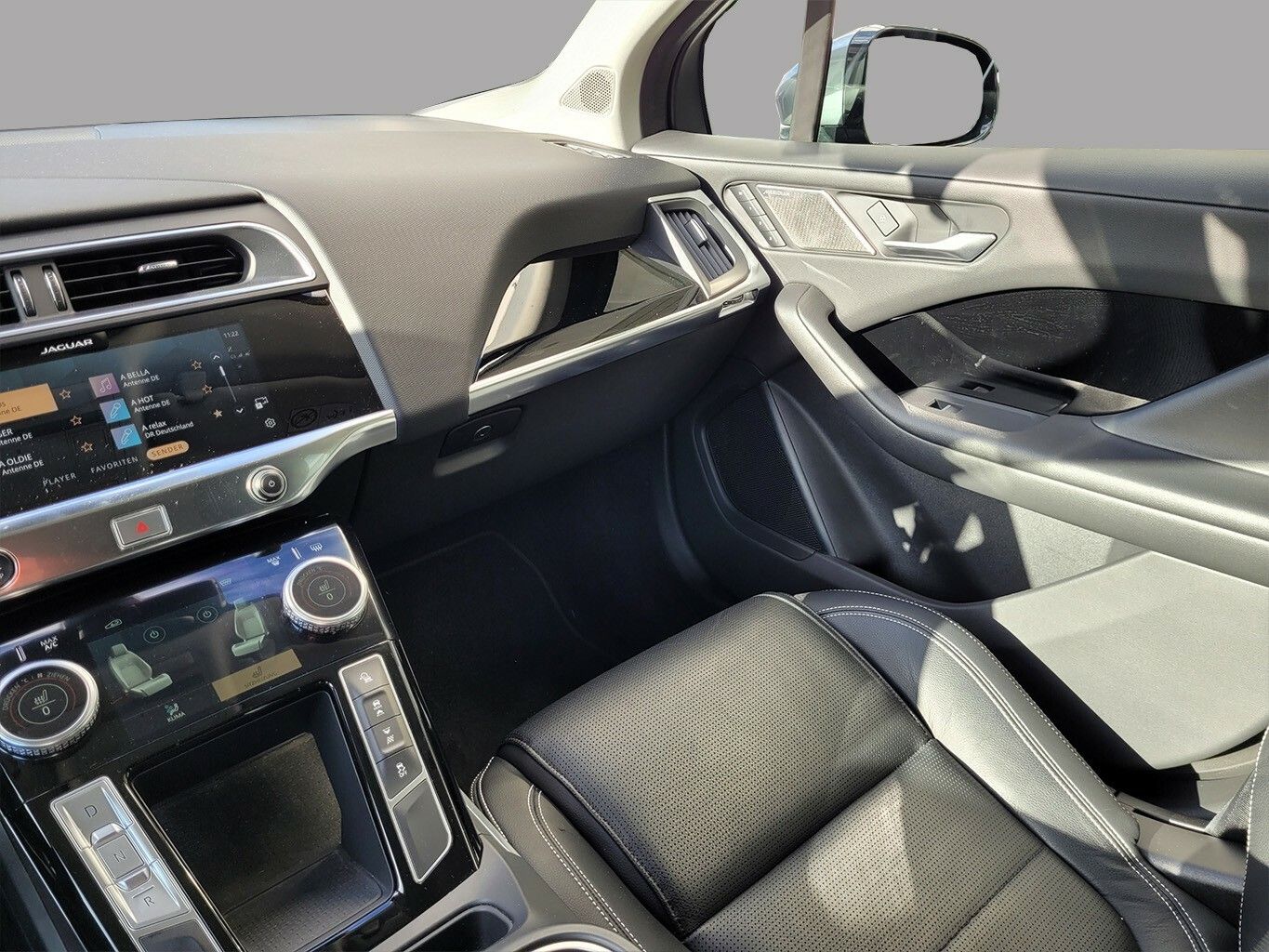 Jaguar I-Pace EV320 SE BLACK STHEIZ AHK