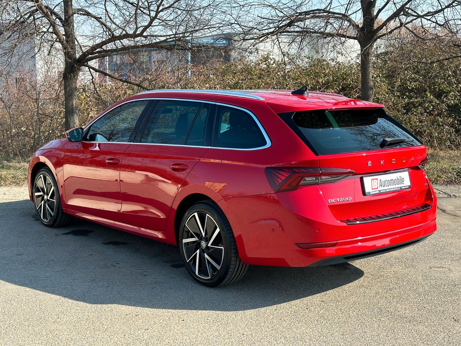 Skoda Octavia Combi 1.4TSi iV Style+ - Samsaru's Car Outlet