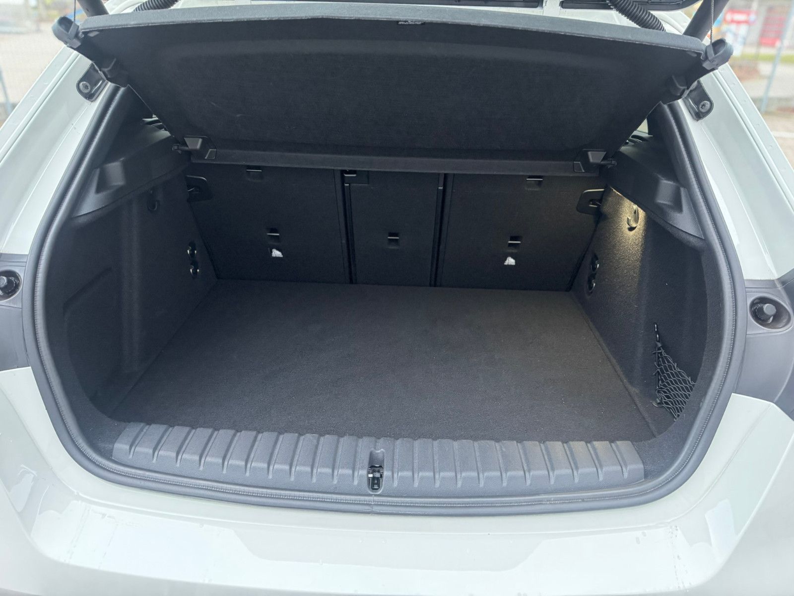 BMW 120i | M-PAKET | AUT | LED | HEAD-UP | DRIVING +