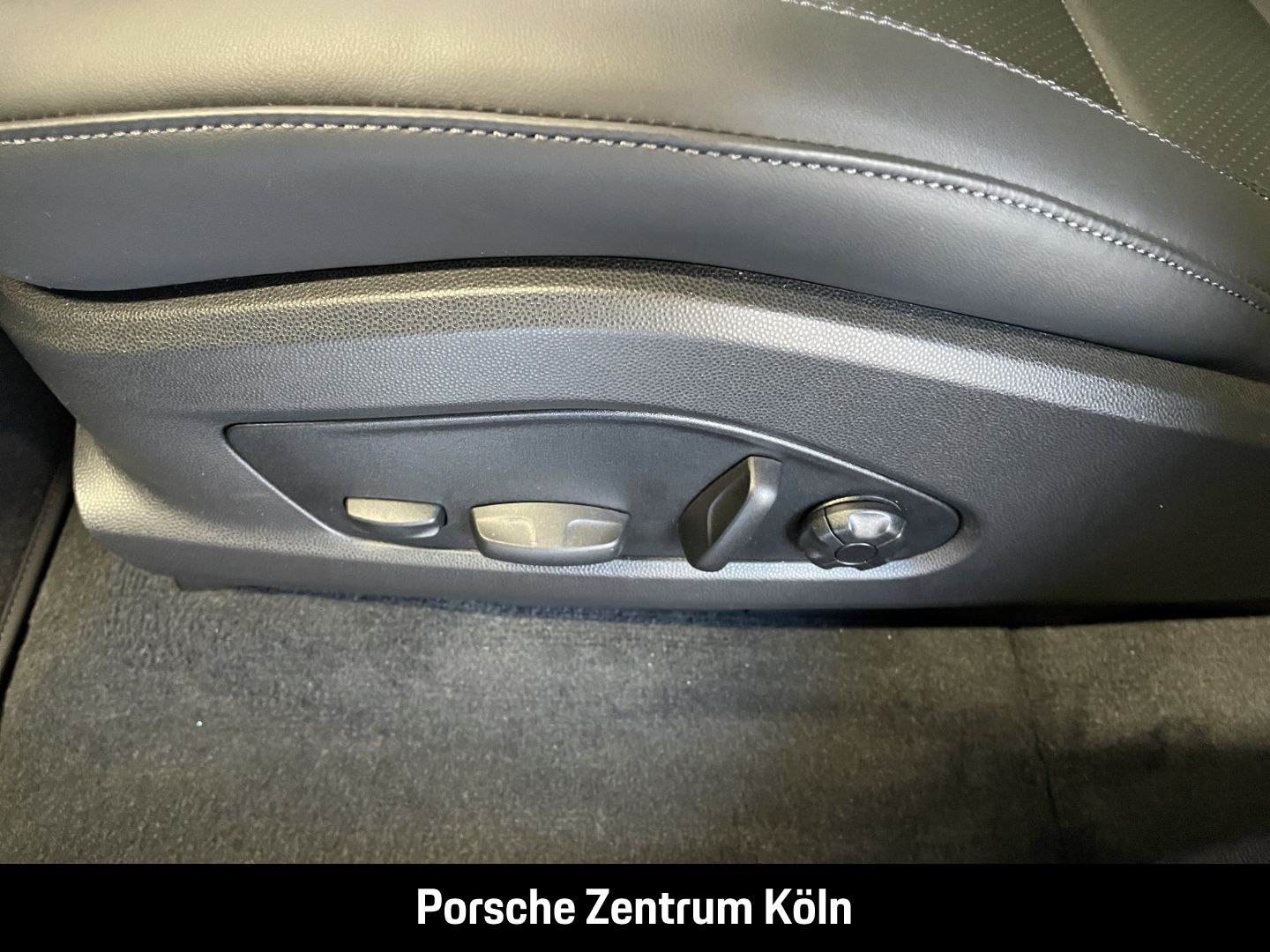 Porsche Macan 4S Electric Surround-View InnoDrive LED-Ma
