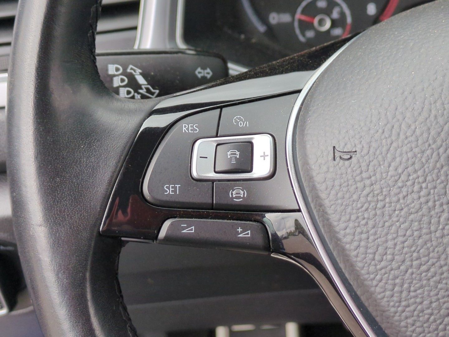 Volkswagen T-Roc ACTIVE 1.0TSI - Samsaru's Car Outlet