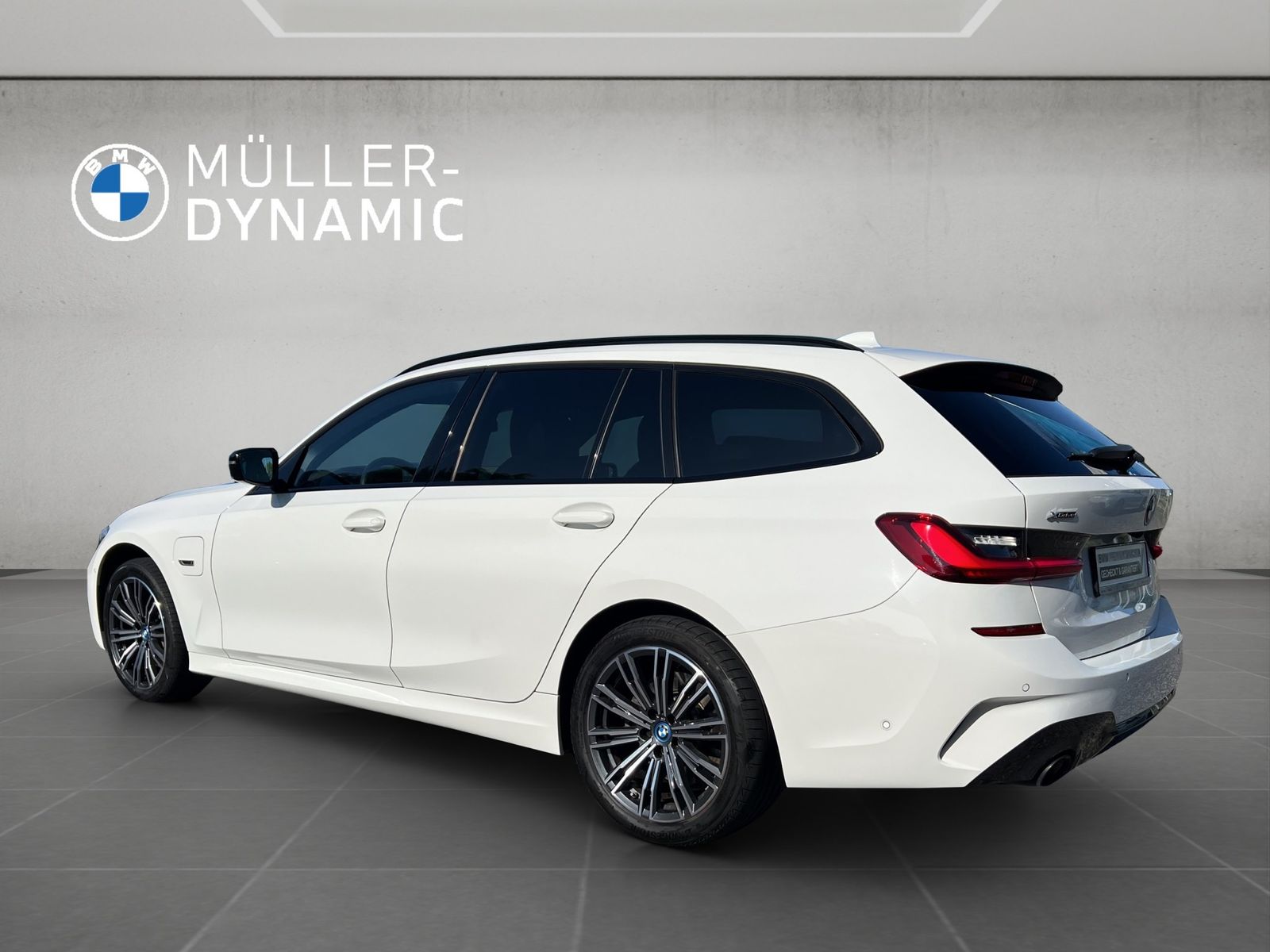 BMW 330e xDrive M Sport - Samsaru's Car Outlet