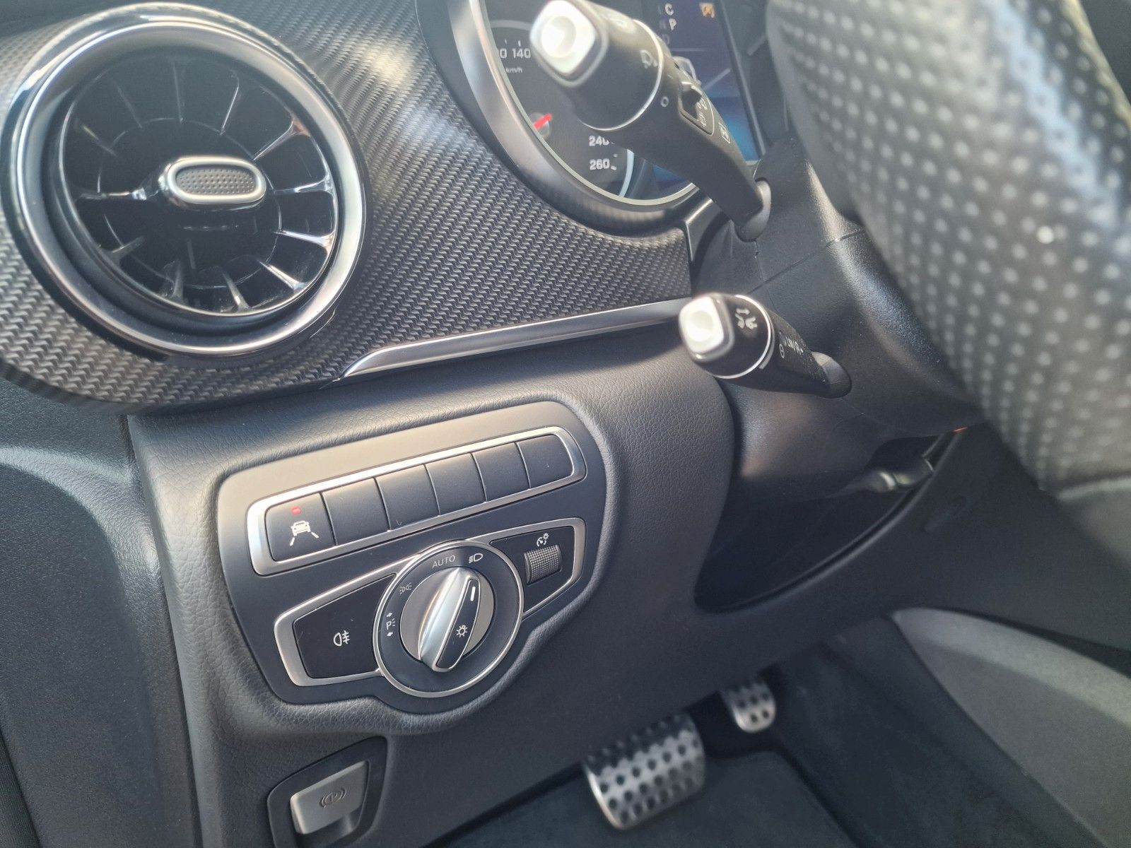 Mercedes-Benz V250d AMG-LINE - Samsaru's Car Outlet