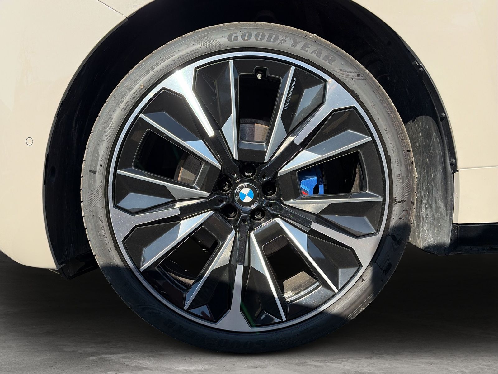 BMW iX xDrive60 771€ netto/mtl.*M Sportpaket*23"*LC