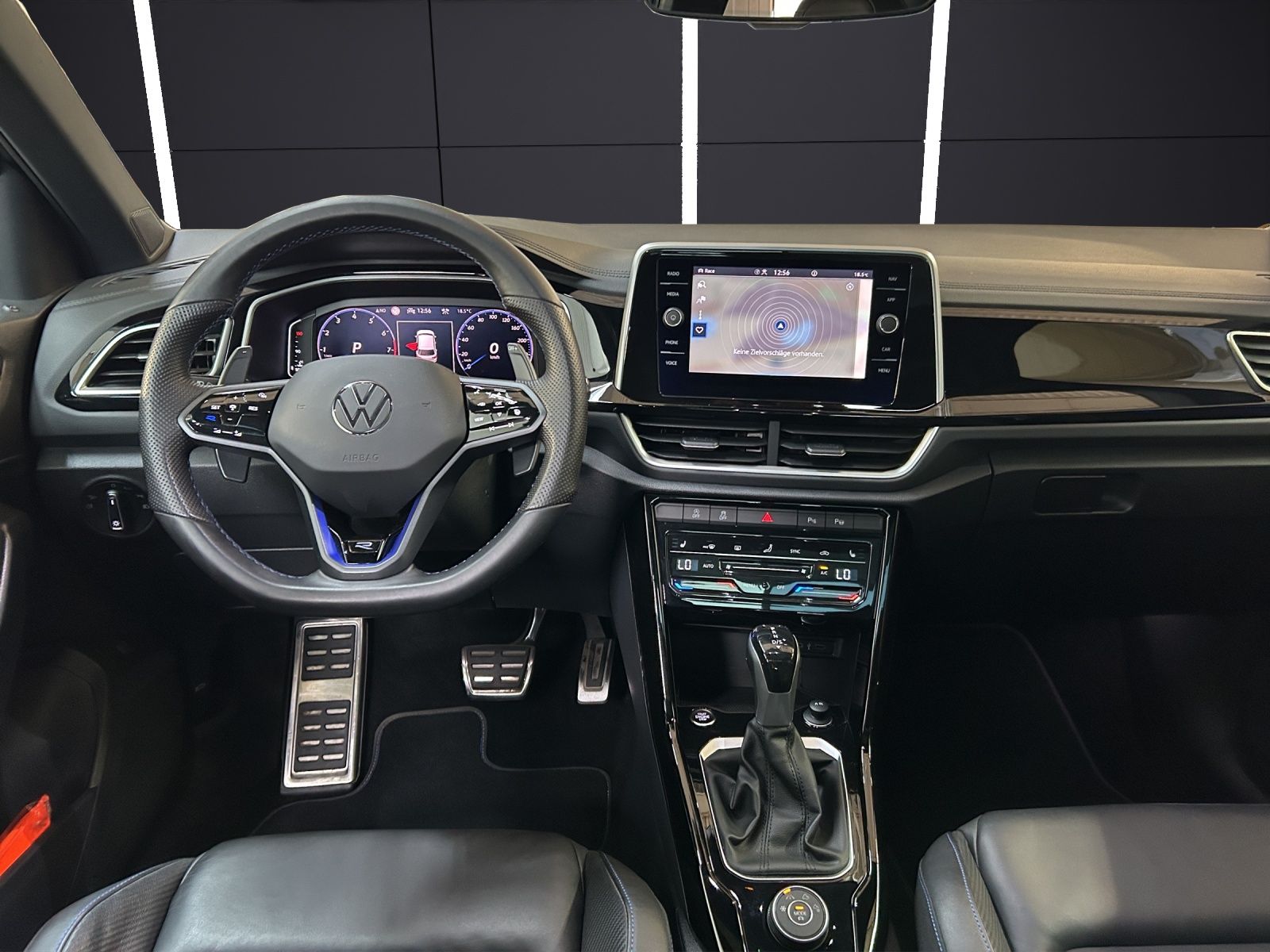 Volkswagen T-Roc R 4M DSG - Samsaru's Car Outlet