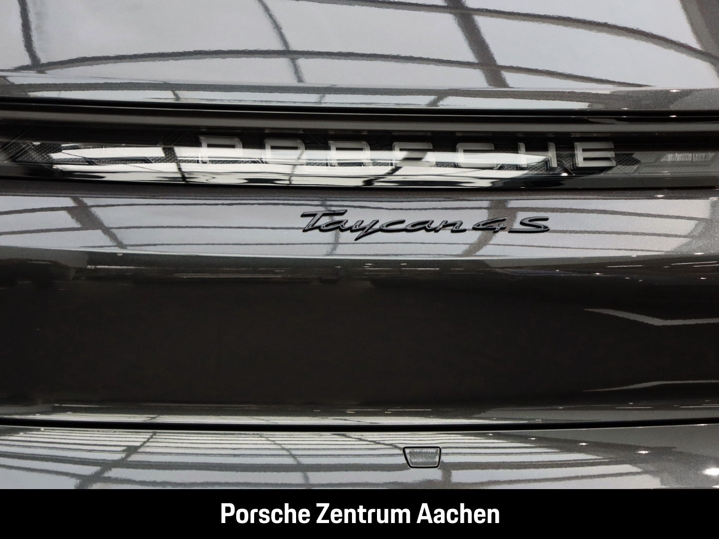 Porsche Taycan 4S Sport Turismo Head-Up Surround-View