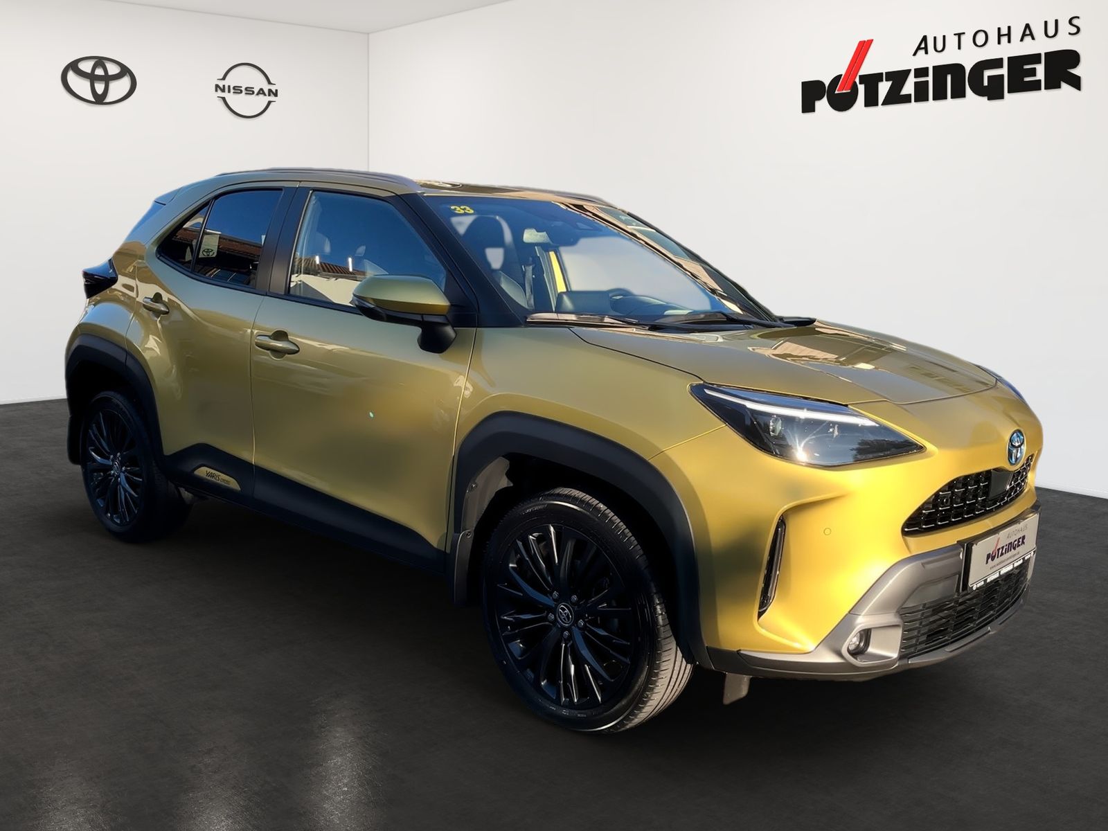 Toyota Yaris Cross 1.5Hybrid AWD-i Adventure,Matrix,HUD