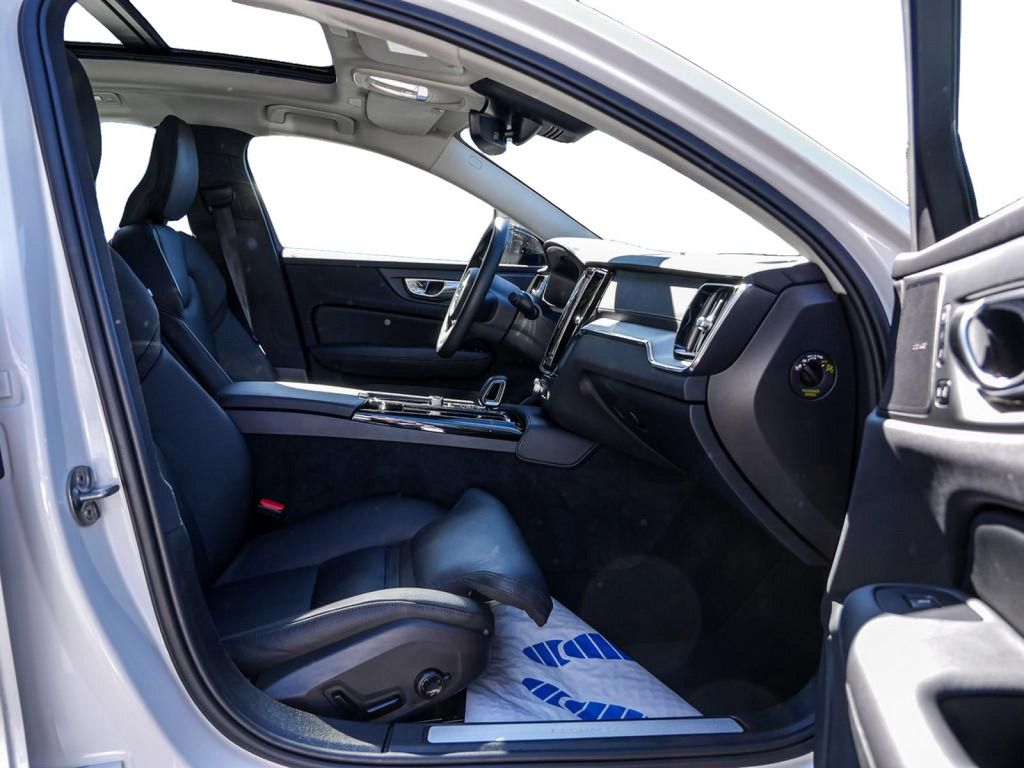 Volvo S60 T8 Ultimate Dark Recharge Plug-In Hybrid AWD
