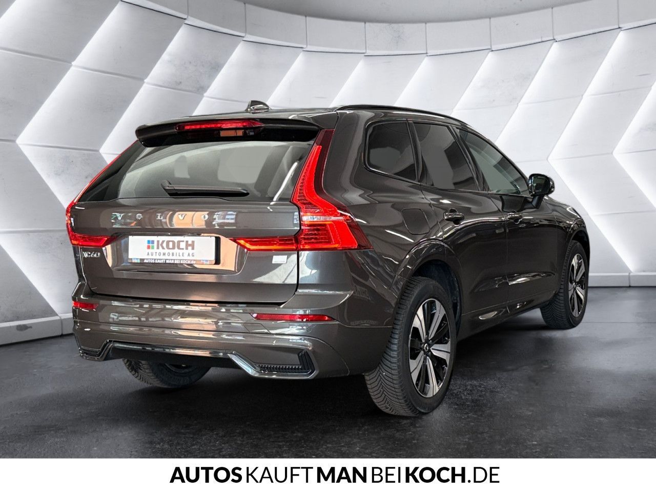 Volvo XC60 T6 Recharge AWD Plus Dark AHK PANO STDHz!