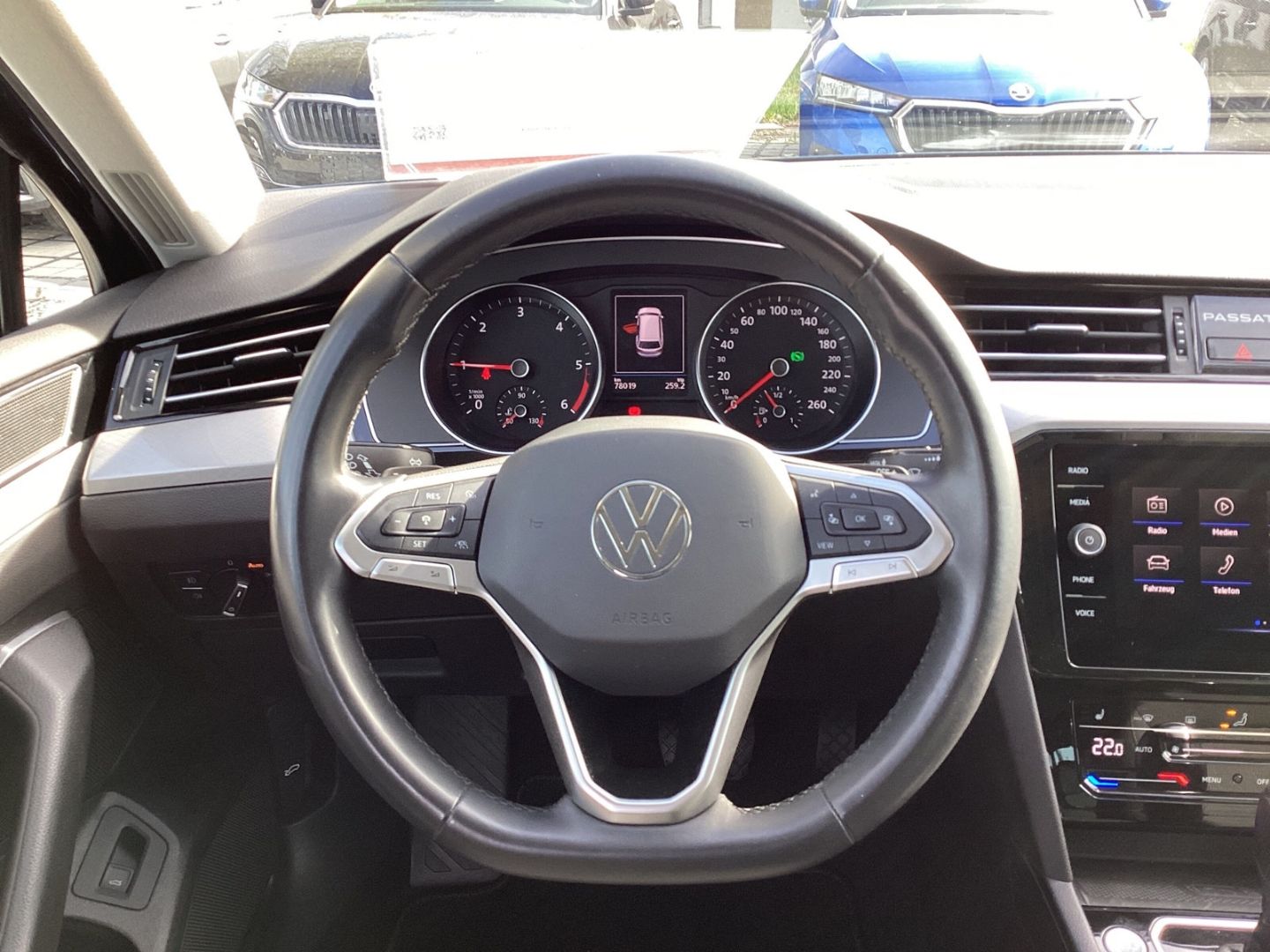 Volkswagen Passat Variant Business 2.0 TDI - Samsaru's Car Outlet