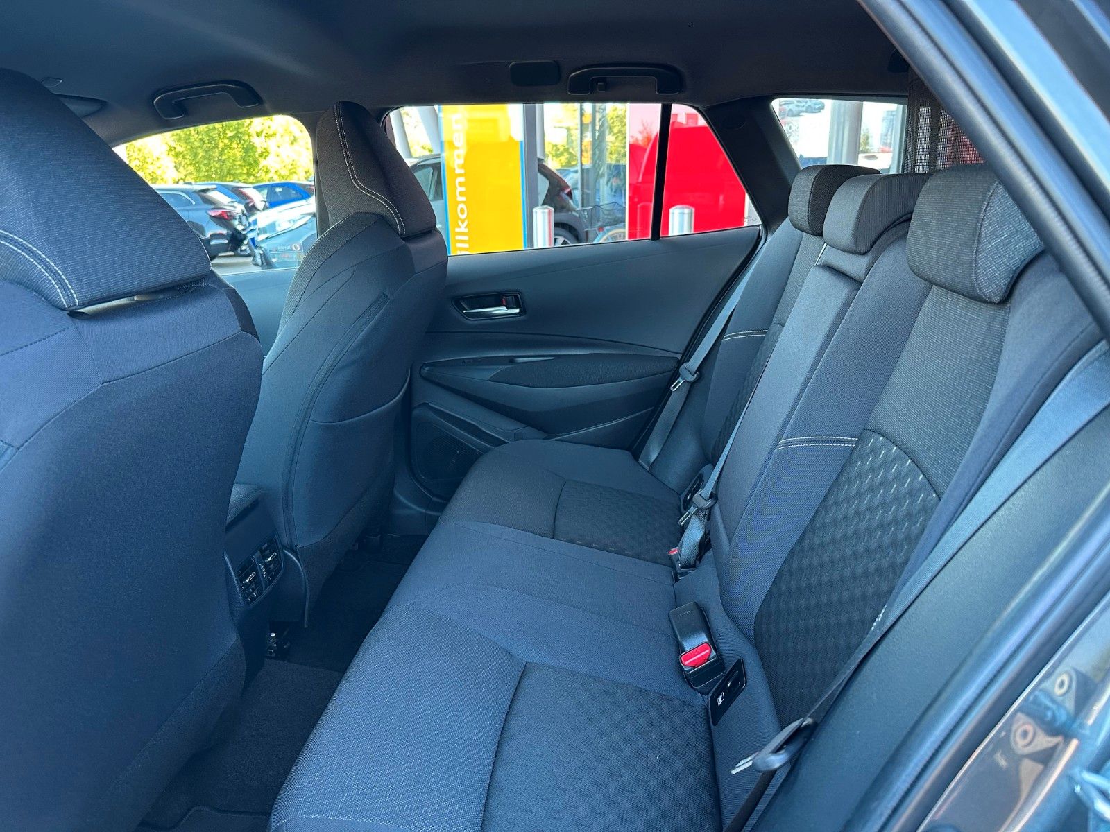 Toyota Corolla TS 1.8 Hybrid Business Edition, LED