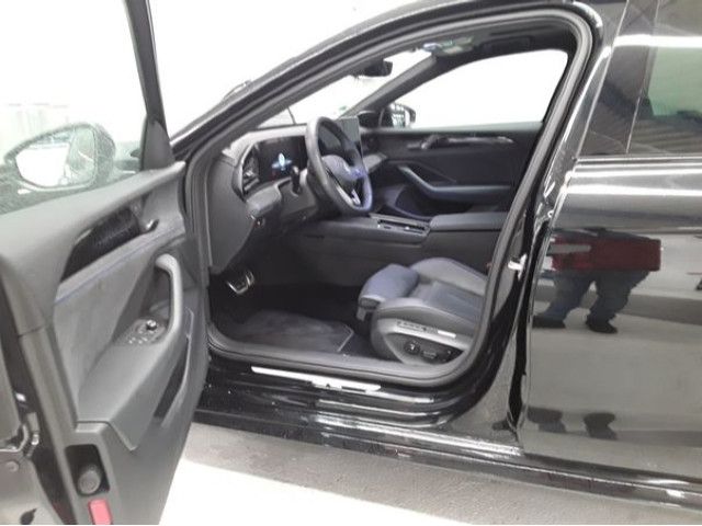 Volkswagen Passat Variant R-LINE SIGNATURE VOLL NP:82050EUR