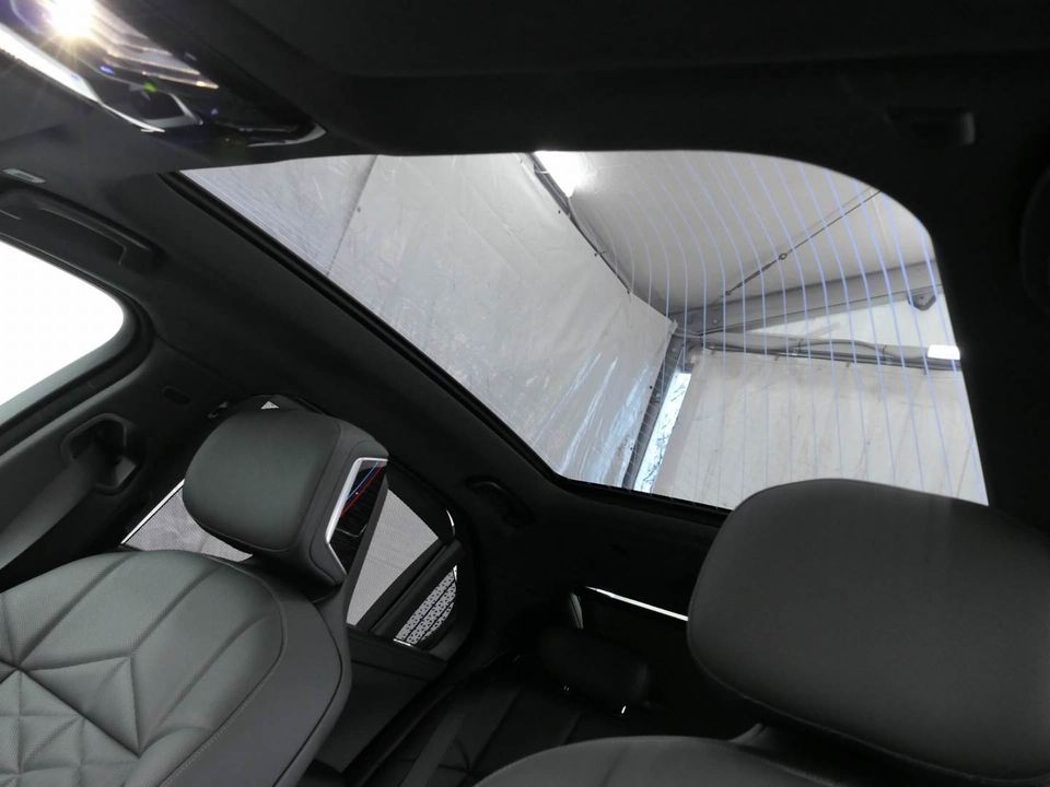 BMW 740d xDrive M Sportpaket Standhzg SkyLounge 21