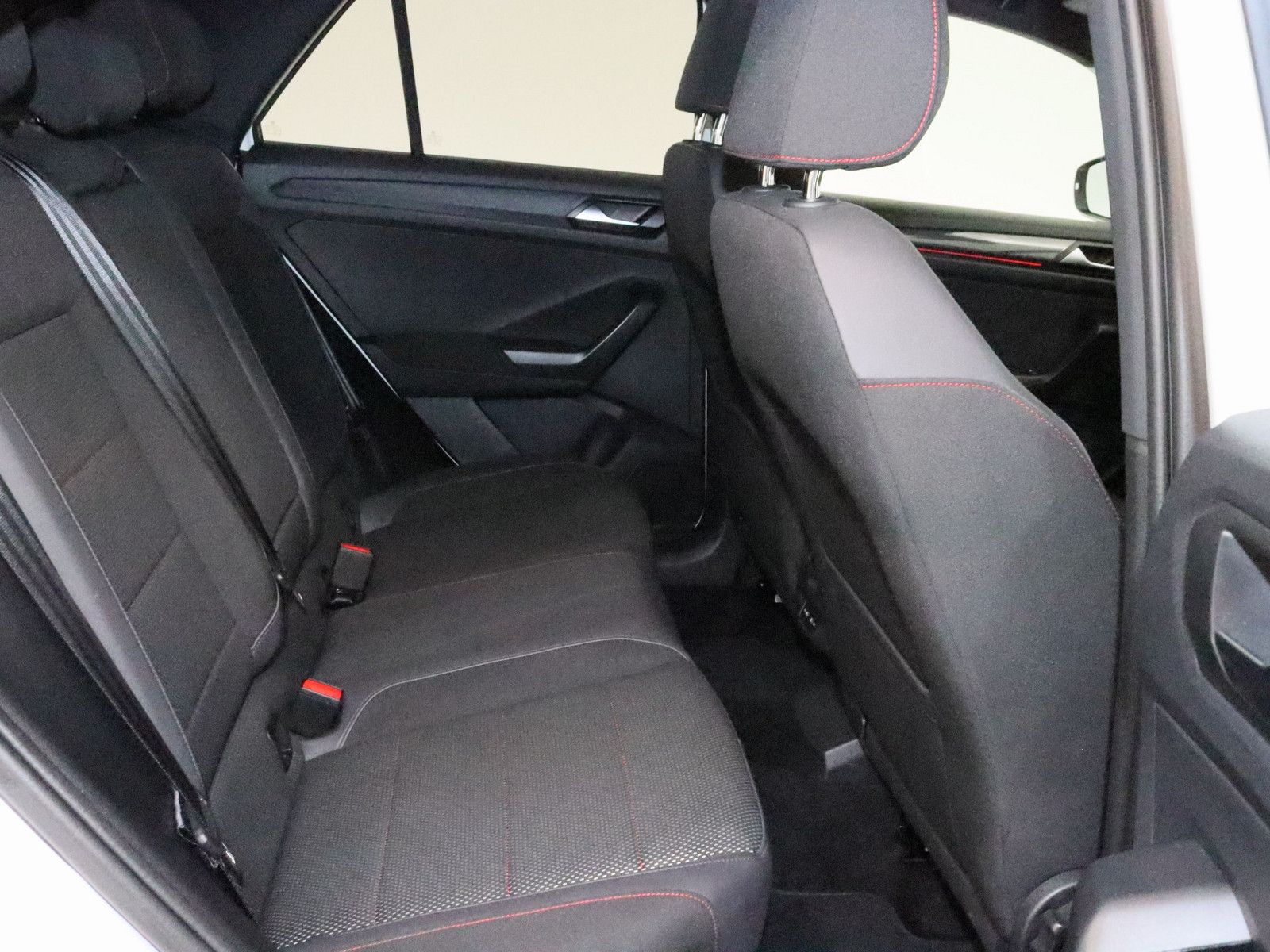 Volkswagen T-Roc 1.5 TSI Sport - Samsaru's Car Outlet