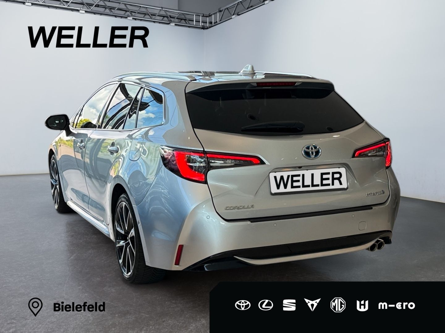 Toyota Corolla 2.0 Hybrid TS Lounge - Samsaru's Car Outlet