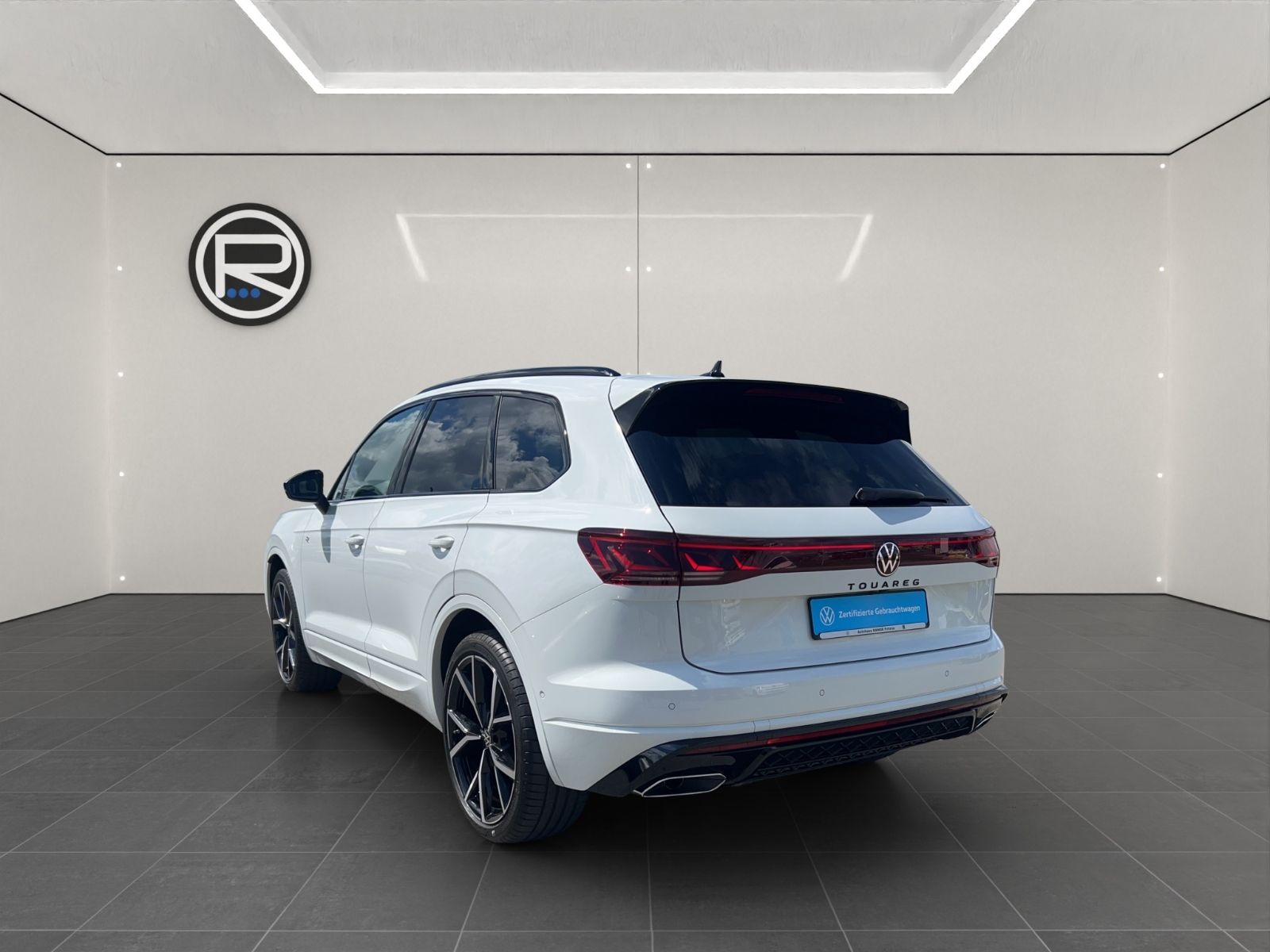 Volkswagen Touareg 3.0 l V6 TDI SCR R-Line 4MOTION - Samsaru's Car Outlet
