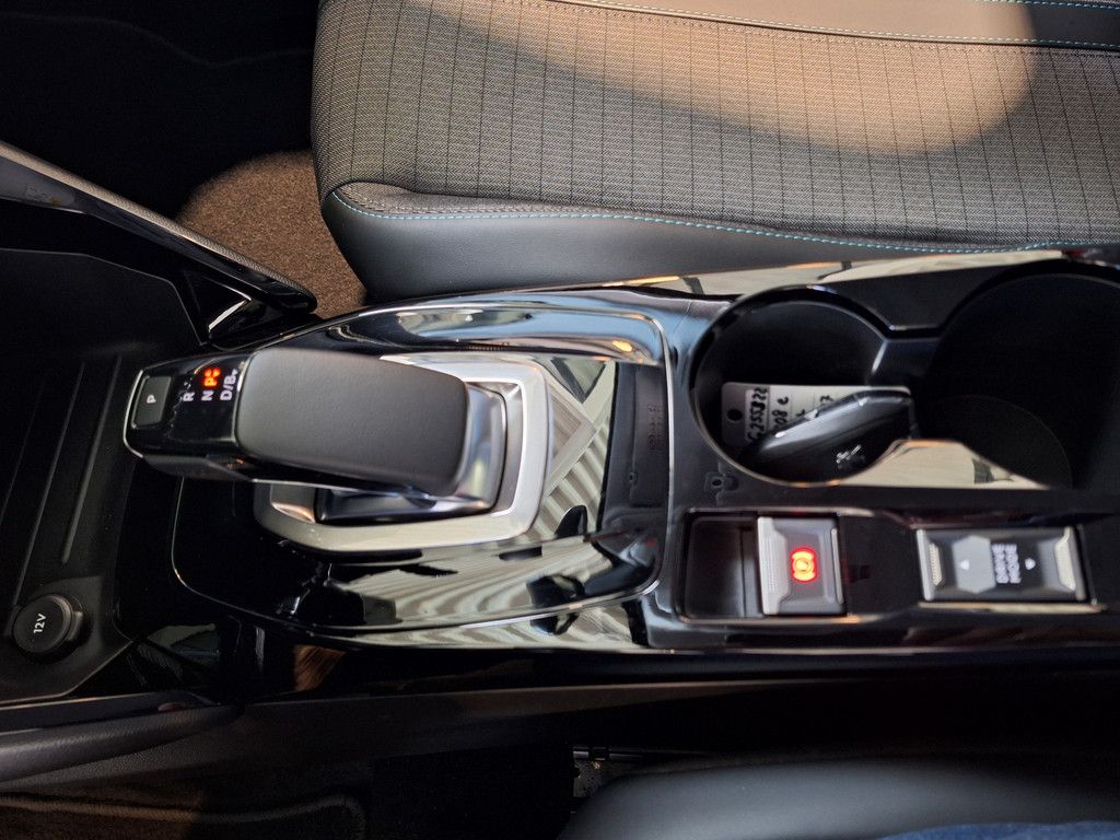 Peugeot e-208 Allure - Samsaru's Car Outlet