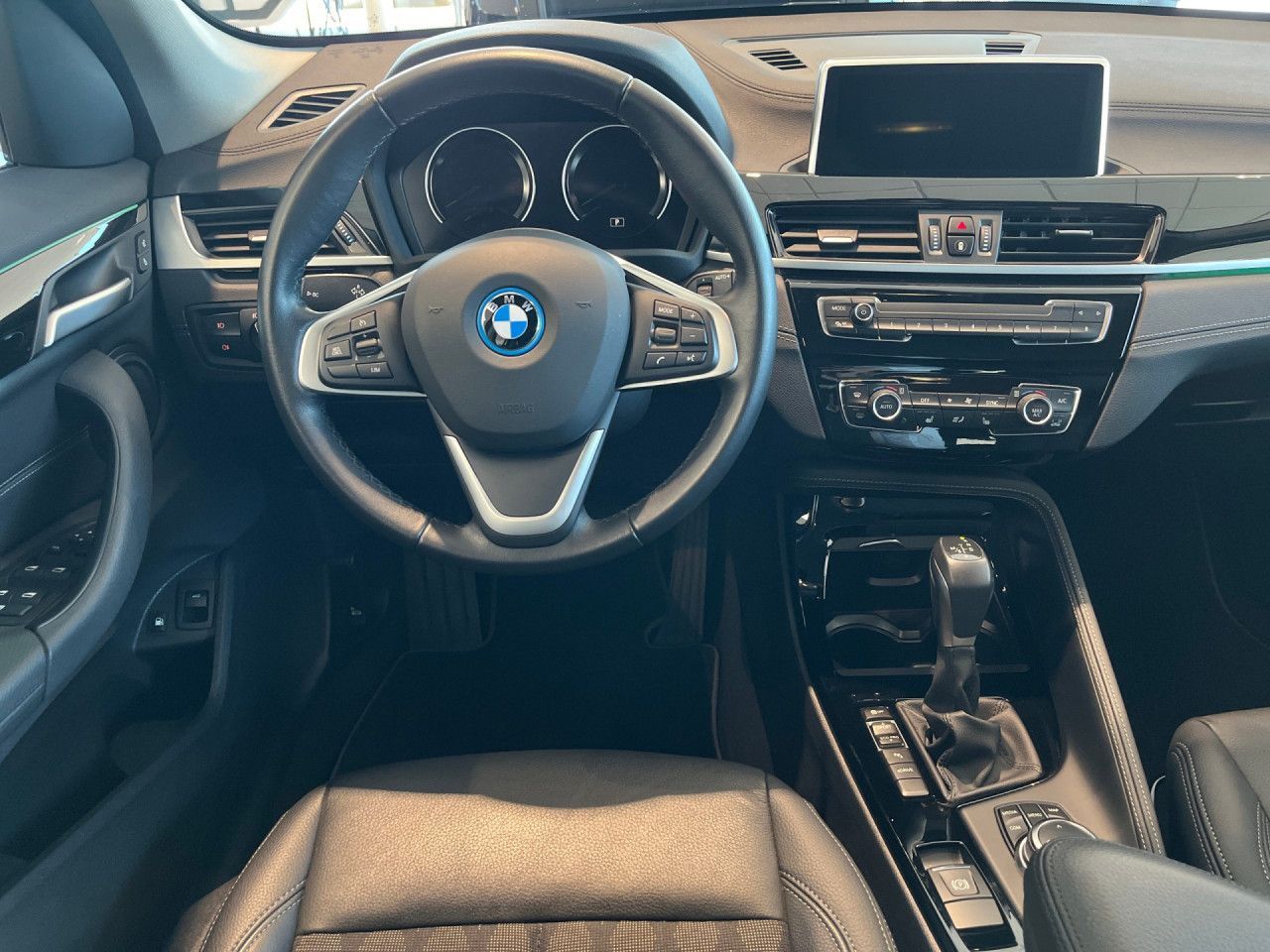 BMW X1 xDrive25e RFK - Samsaru's Car Outlet