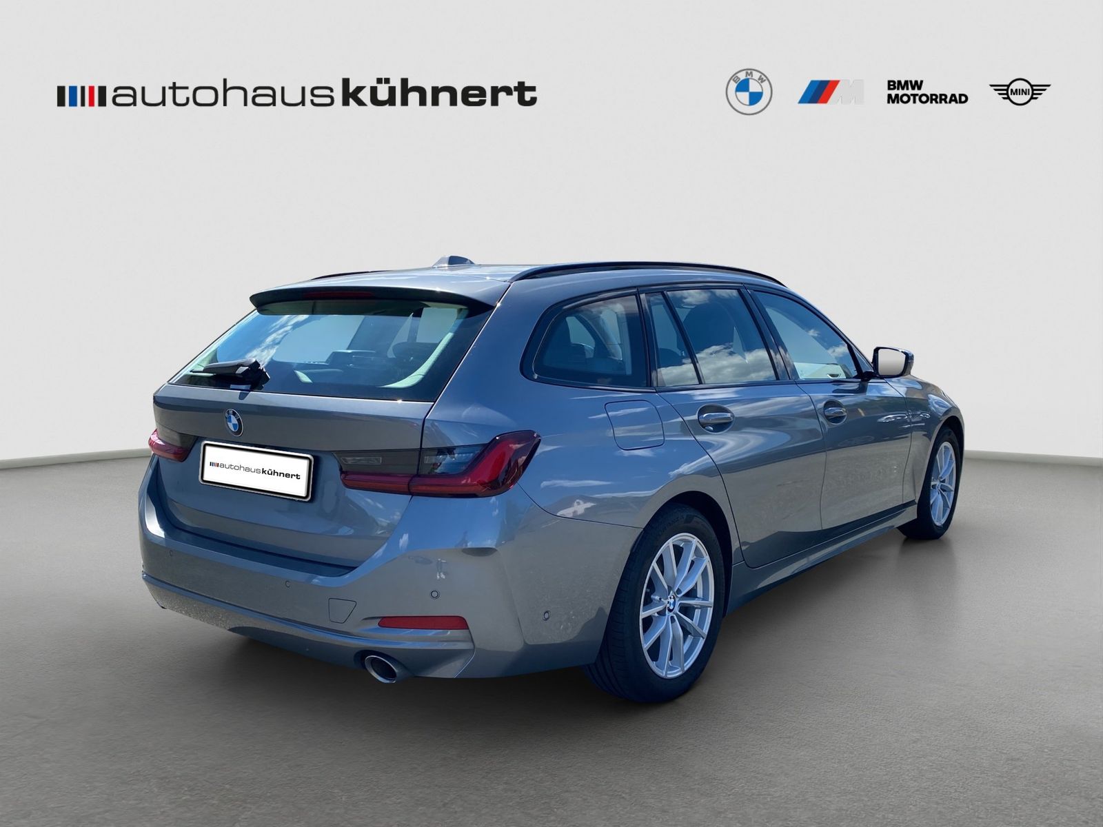 BMW 318i Touring ACC LED SpurAss AHK HiFi Navi ParkA