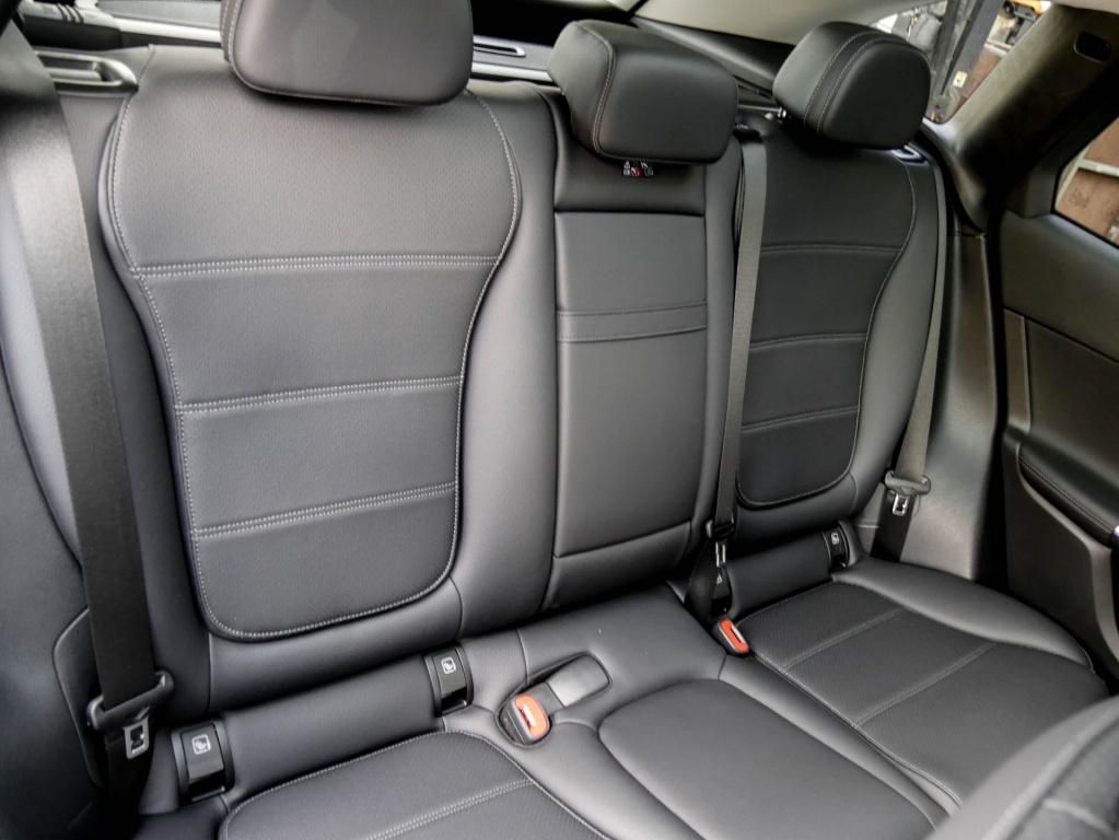 Mercedes-Benz GLC 300 e 4M Avantgarde/Pano/AHK/Distr/Memo/18''