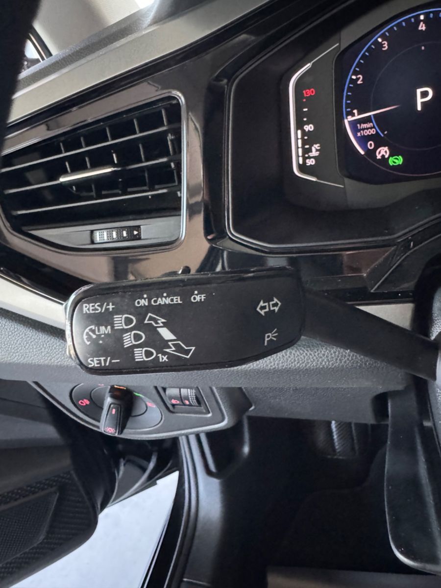 Volkswagen Polo VI 1.0 TSI Comfortline - Samsaru's Car Outlet