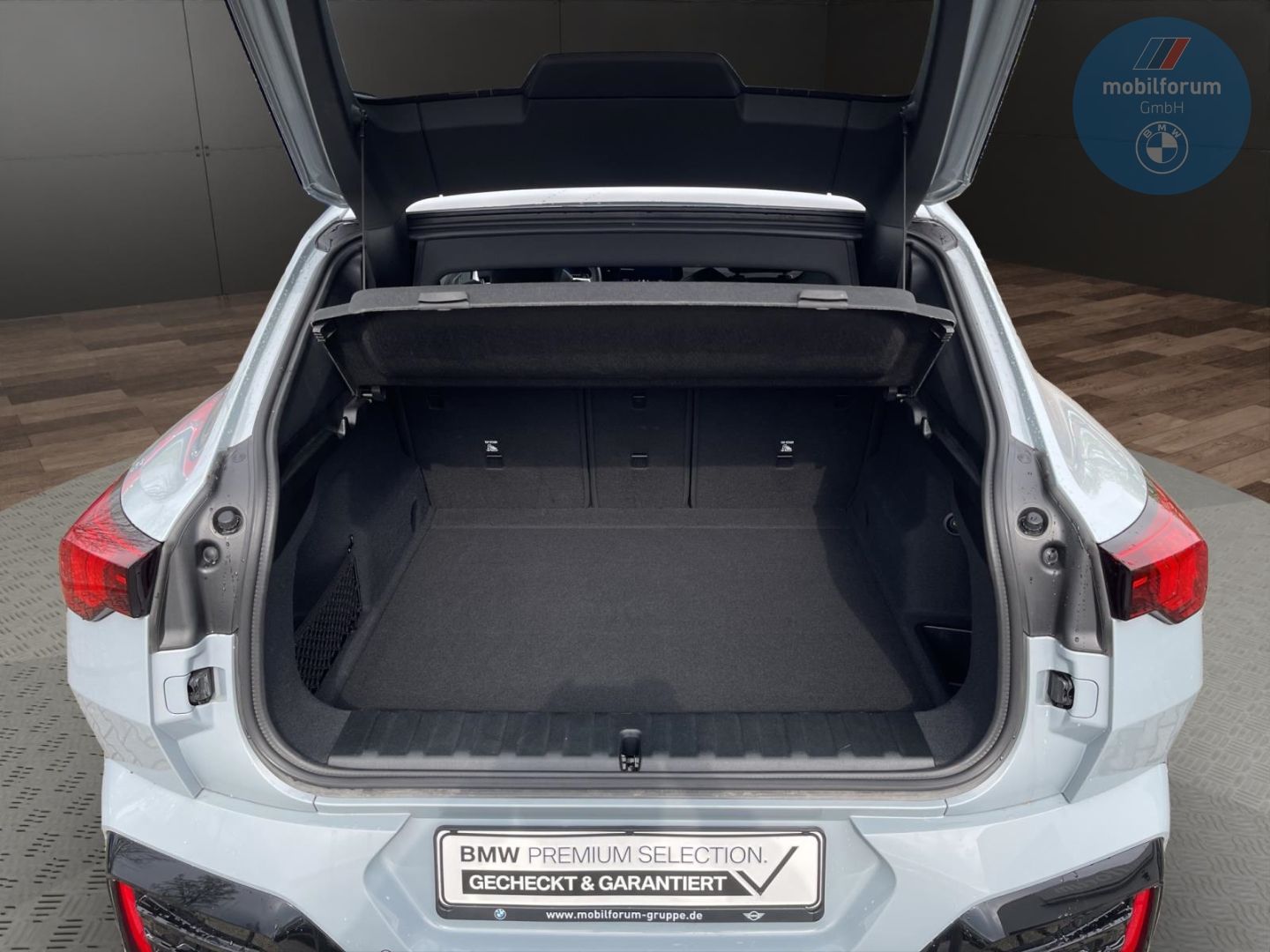 BMW X2 xDrive20d M-Sport AHK ACC HUD 360Kamera 19Zol