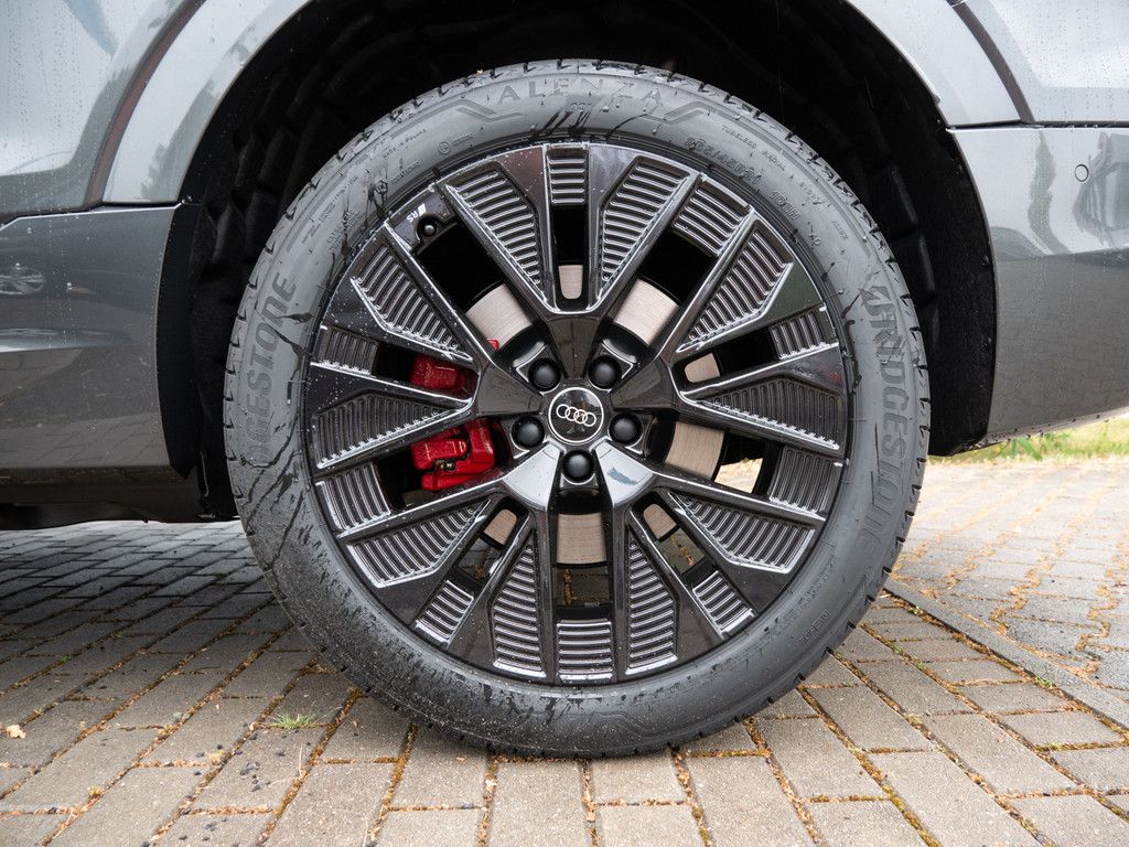 Audi Q8 S line 50 e-tron quattro - Samsaru's Car Outlet