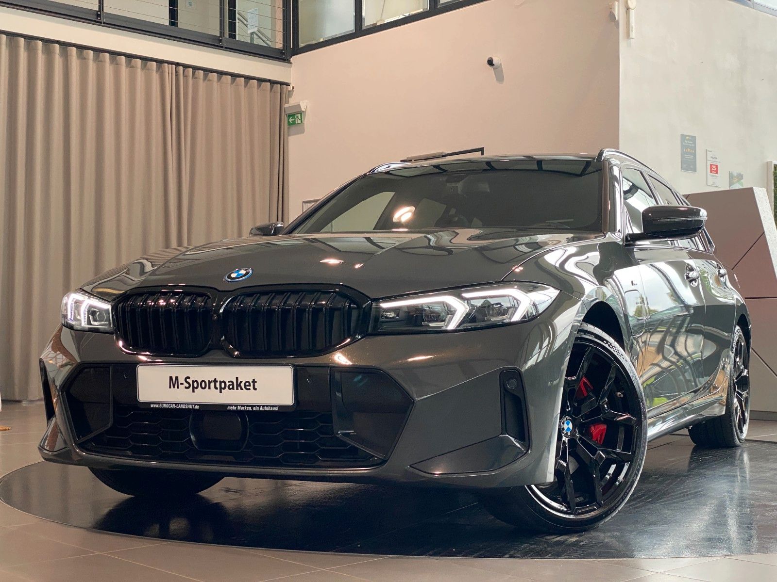 BMW 330e M-Sport Pro M-Sitze Carbon Pano H&K ACC AHK