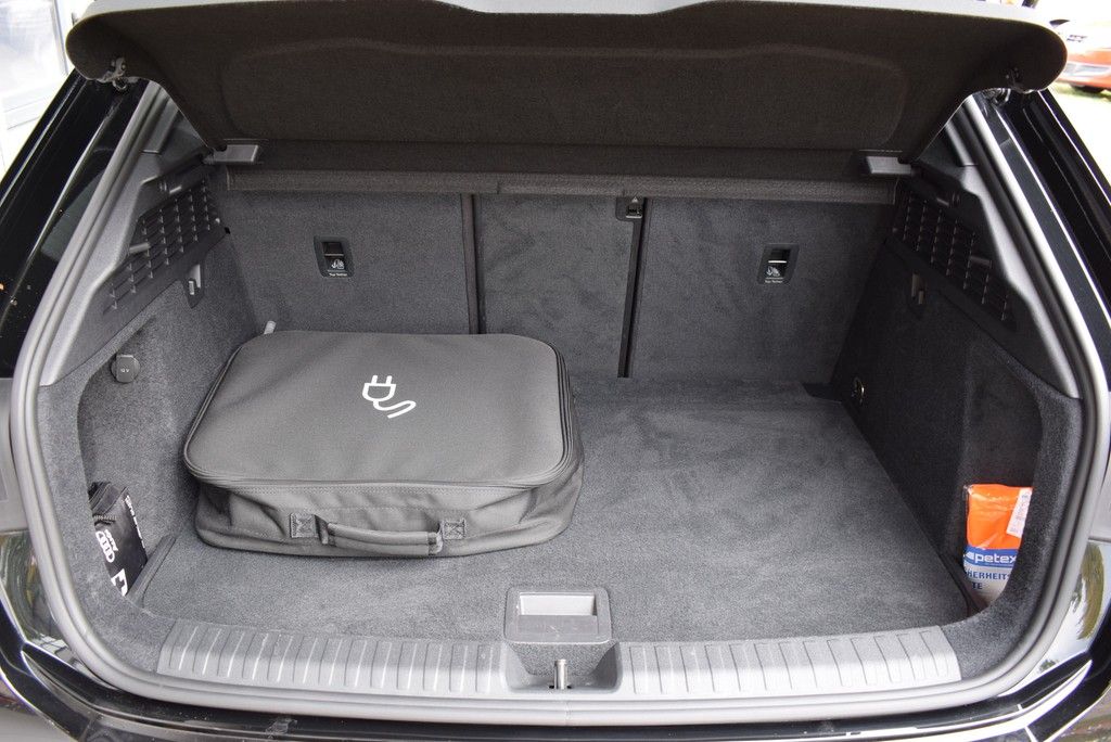 Audi A3 Sportback 45 TFSI e S-tr. *S-line*Matrix*HuD*