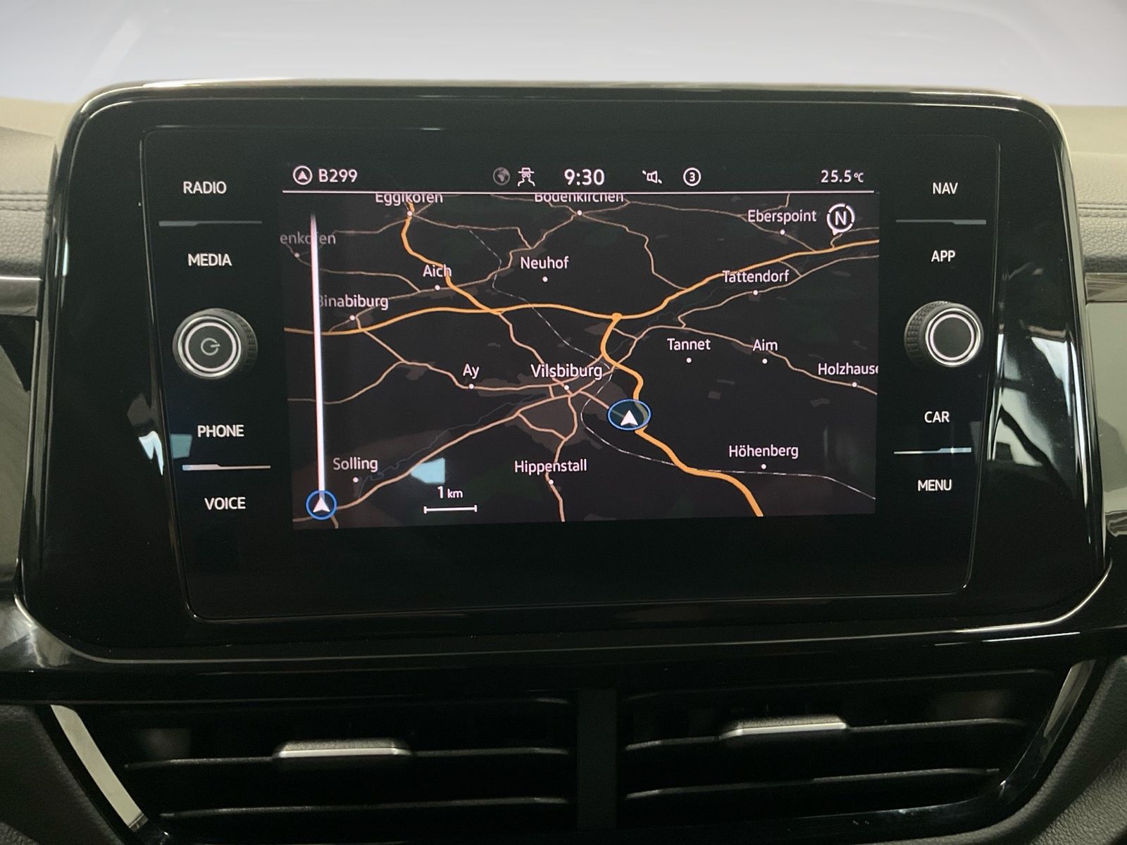 Volkswagen T-Roc STYLE BLACK 2.0TDI - Samsaru's Car Outlet