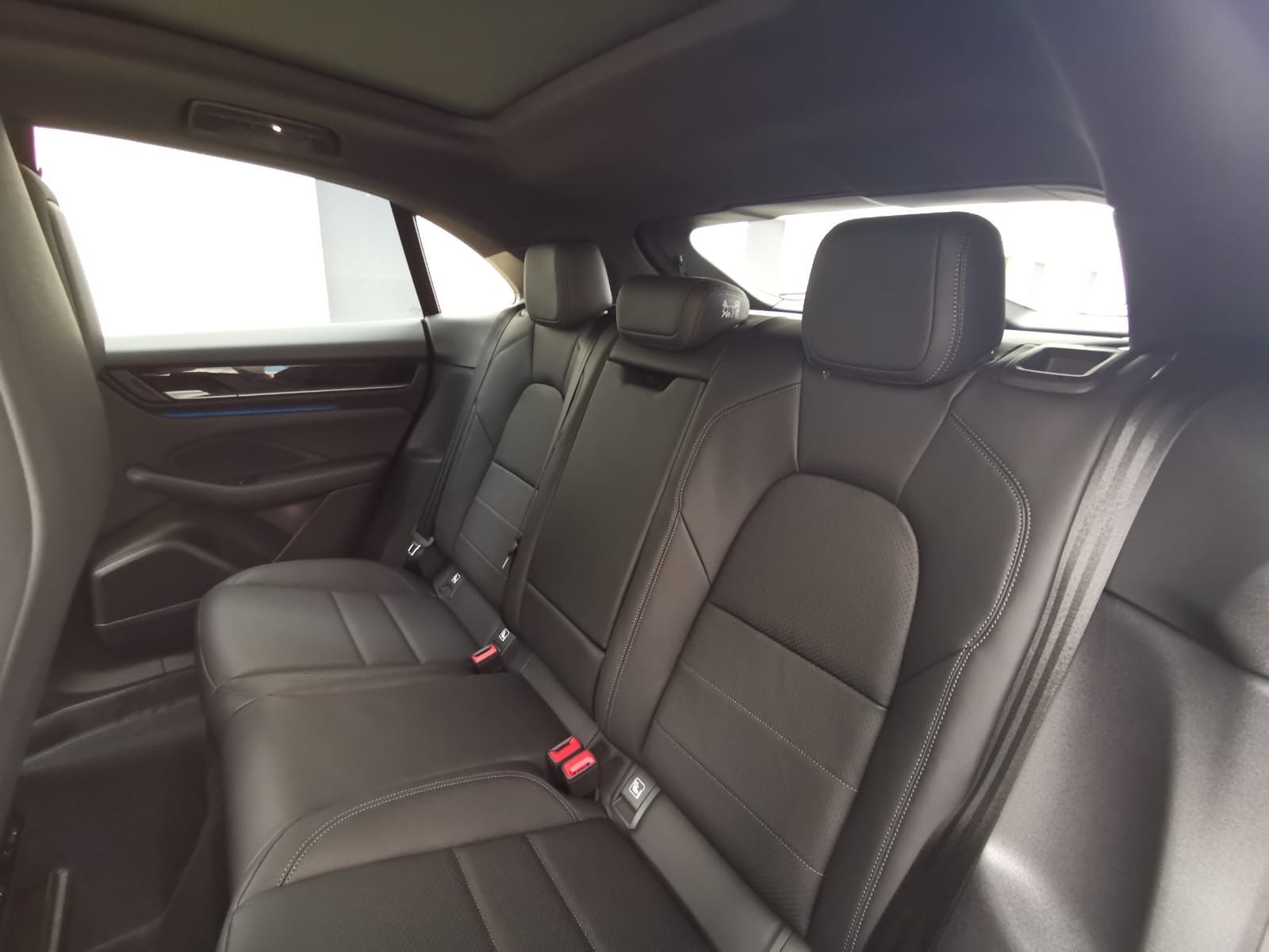 Porsche Macan - Samsaru's Car Outlet