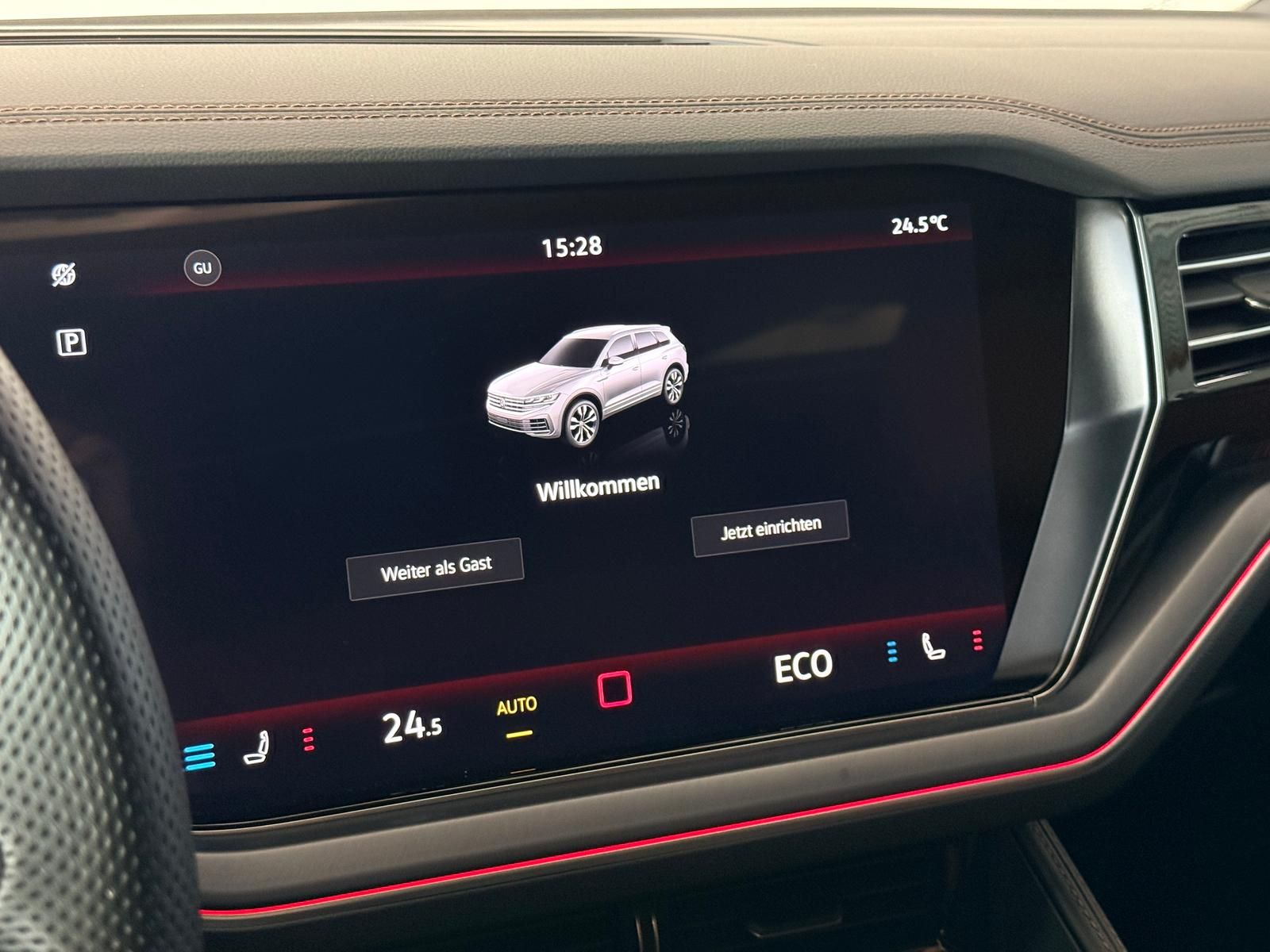 Volkswagen Touareg R-Line-Pano/ACC/AHK/360/Dynaudio/Massage