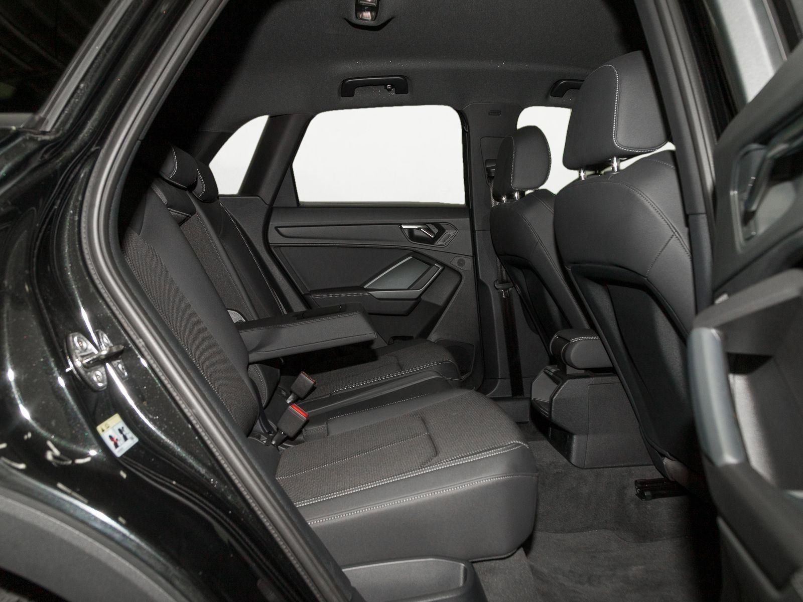 Audi Q3 40 TFSI Q S LINE - Samsaru's Car Outlet
