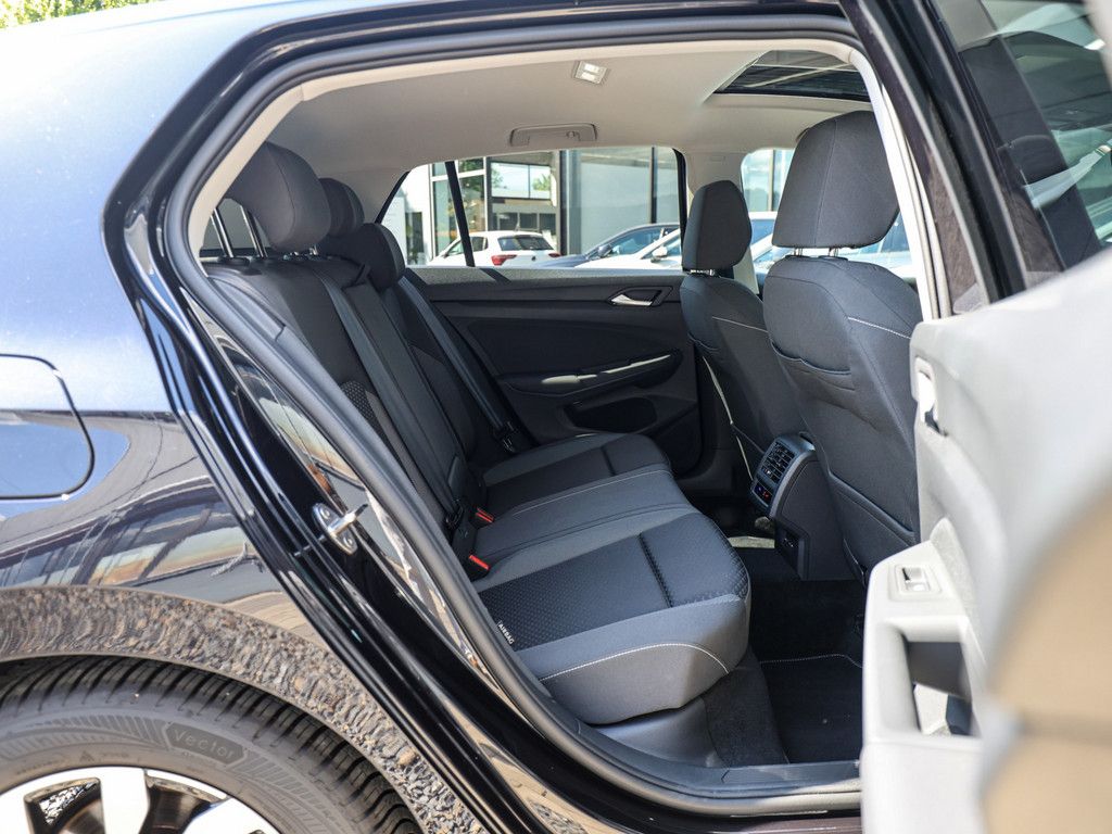 Volkswagen Golf VIII ACTIVE 2.0 l DSG - Samsaru's Car Outlet