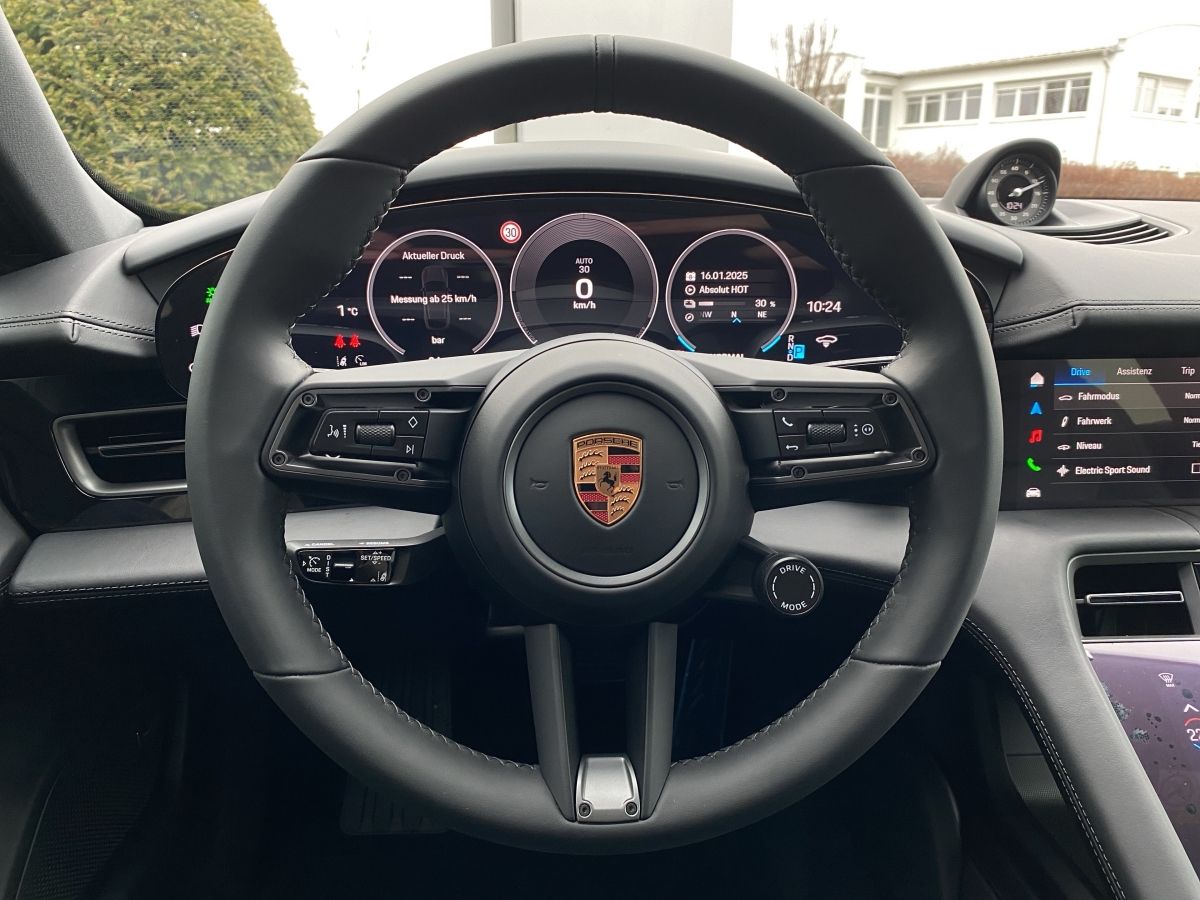 Porsche Taycan 4 Cross Turismo | Hinterachslenkung |