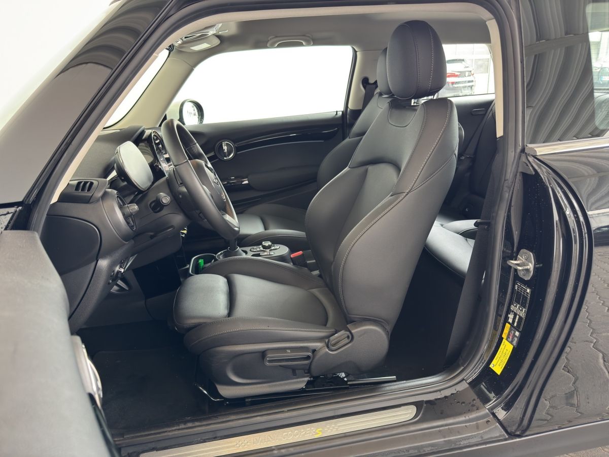 MINI Cooper SE - Samsaru's Car Outlet