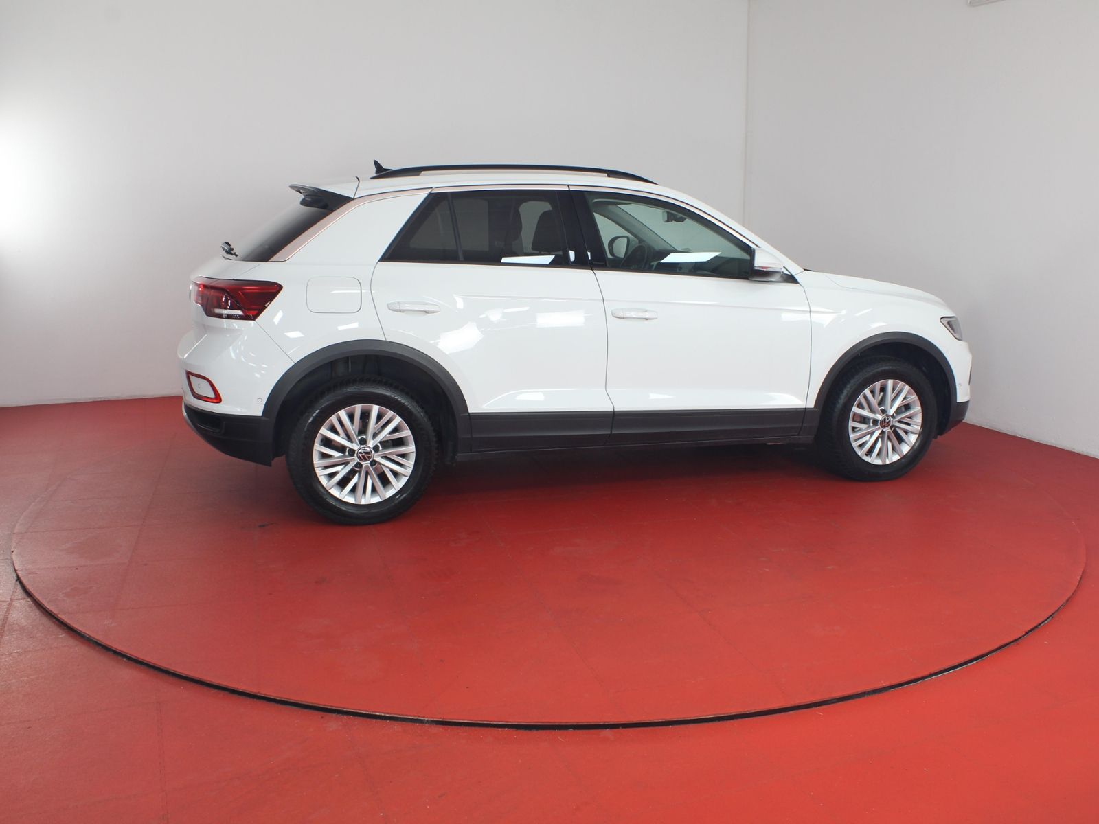 Volkswagen T-ROC Life 1.0TSI - Samsaru's Car Outlet