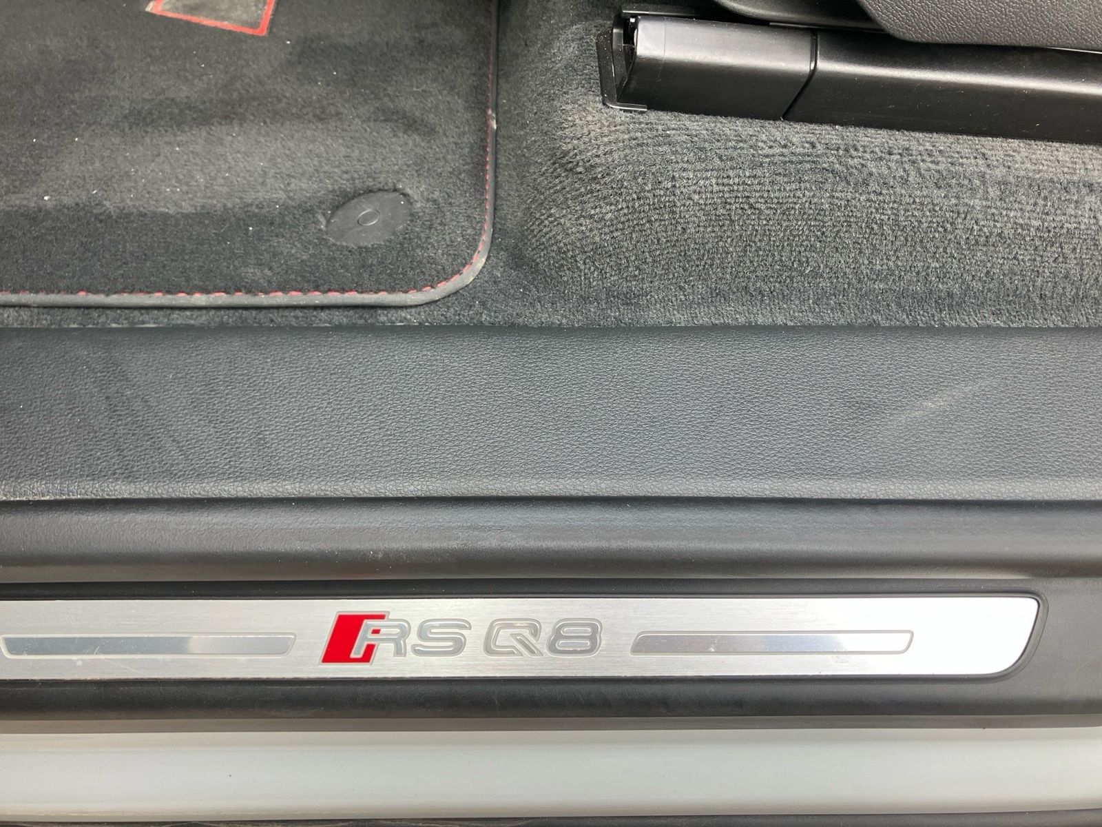 Audi RS Q8 600PS QUATTRO AHK.PANO.STANDHZG.B&O.360°KA