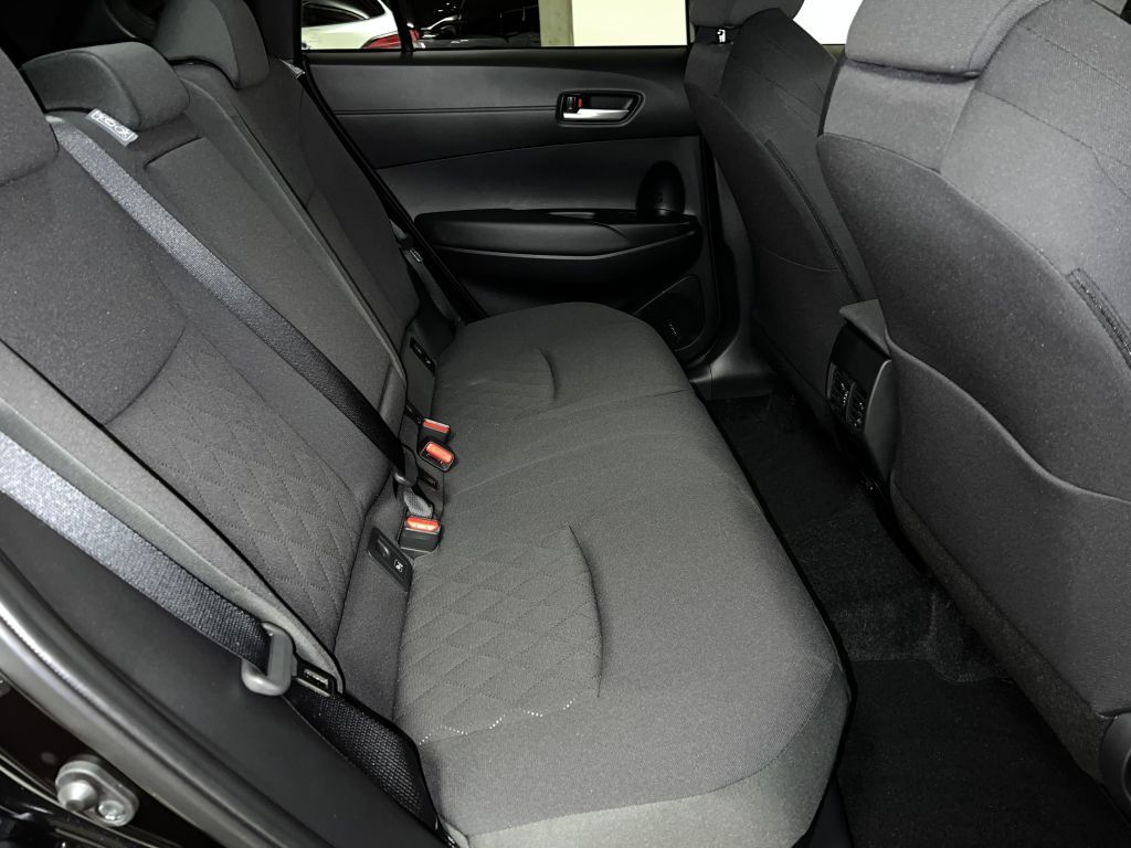 Toyota Corolla Cross 2.0 Hybrid 4x2 Teamplayer sofort