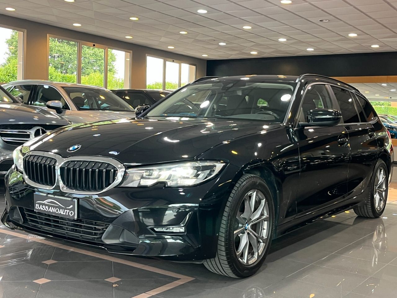 BMW 320d Touring xDrive Business - Samsaru's Car Outlet